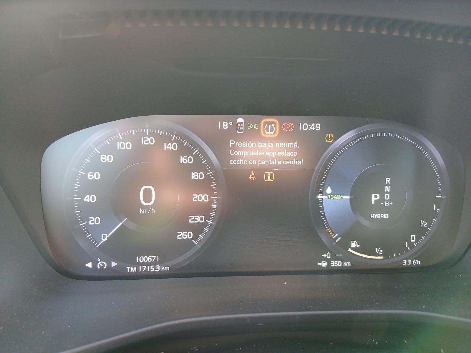 VOLVO XC40 1.5 T4 RECHARGE PHEV ESSENTIAL AUTO 4