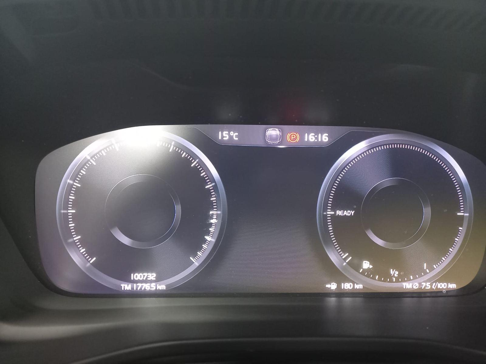 VOLVO XC40 1.5 T4 RECHARGE PHEV ESSENTIAL AUTO 9