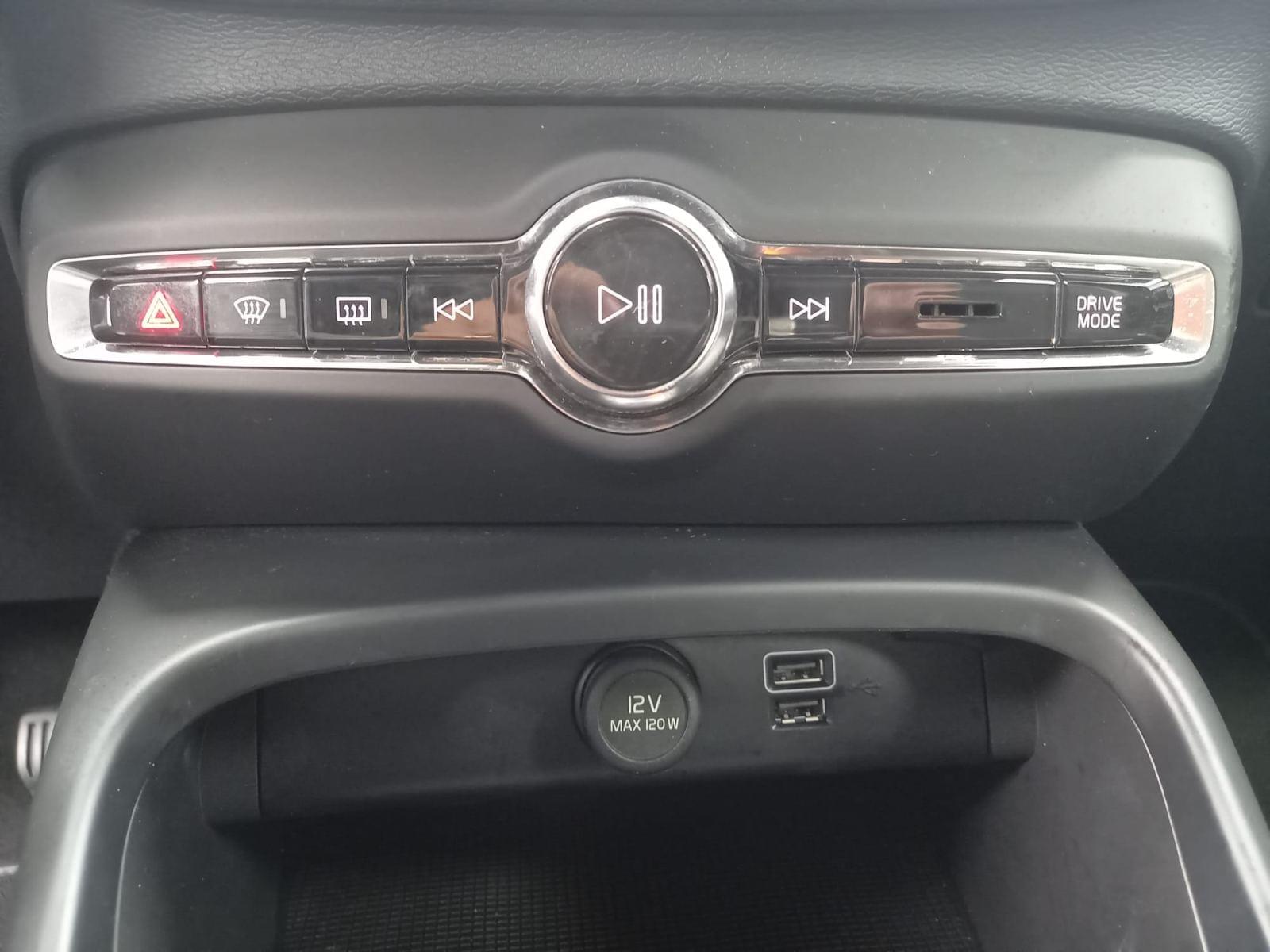 VOLVO XC40 1.5 T4 RECHARGE PHEV ESSENTIAL AUTO 17