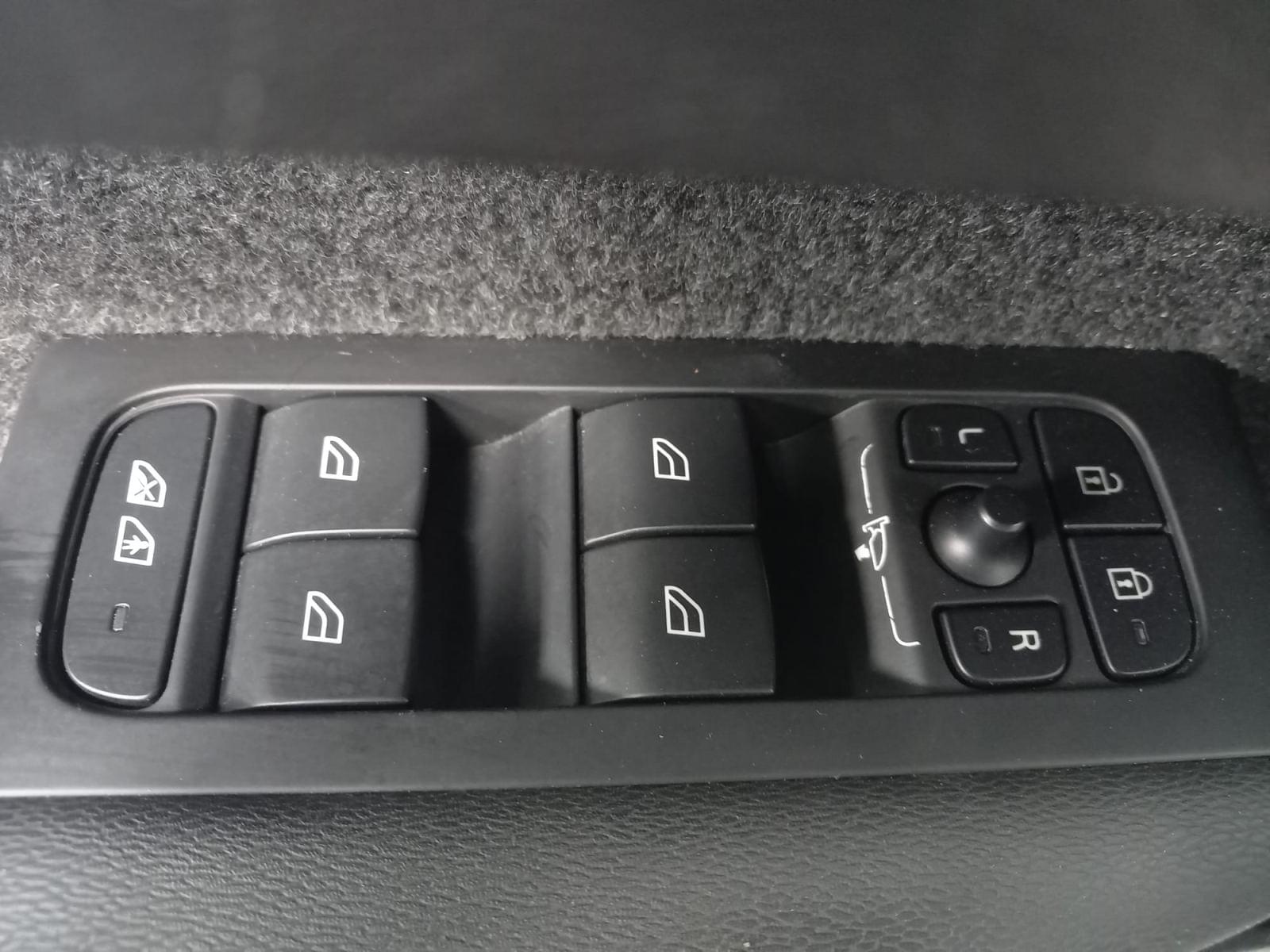 VOLVO XC40 1.5 T4 RECHARGE PHEV ESSENTIAL AUTO 22