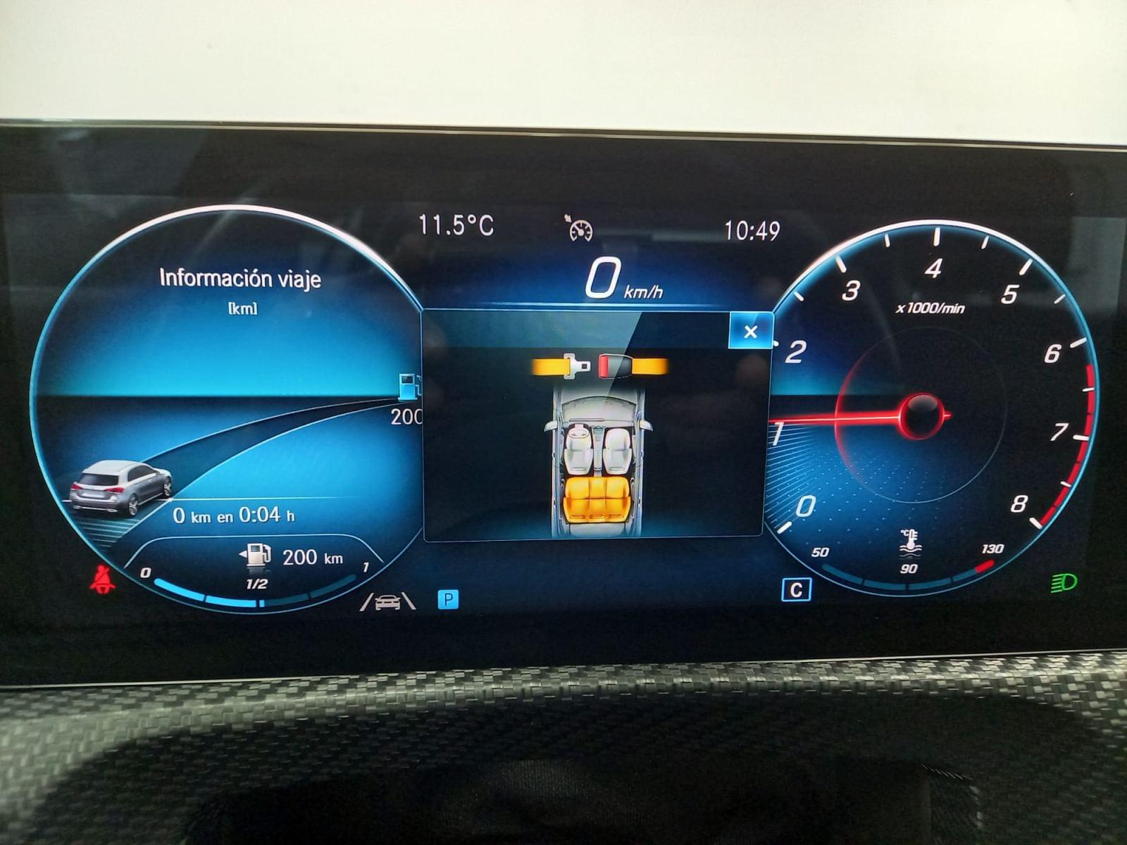 MERCEDES CLASE A 1.3 A 180 BUSINESS SOLUTION ESSENTIAL 31