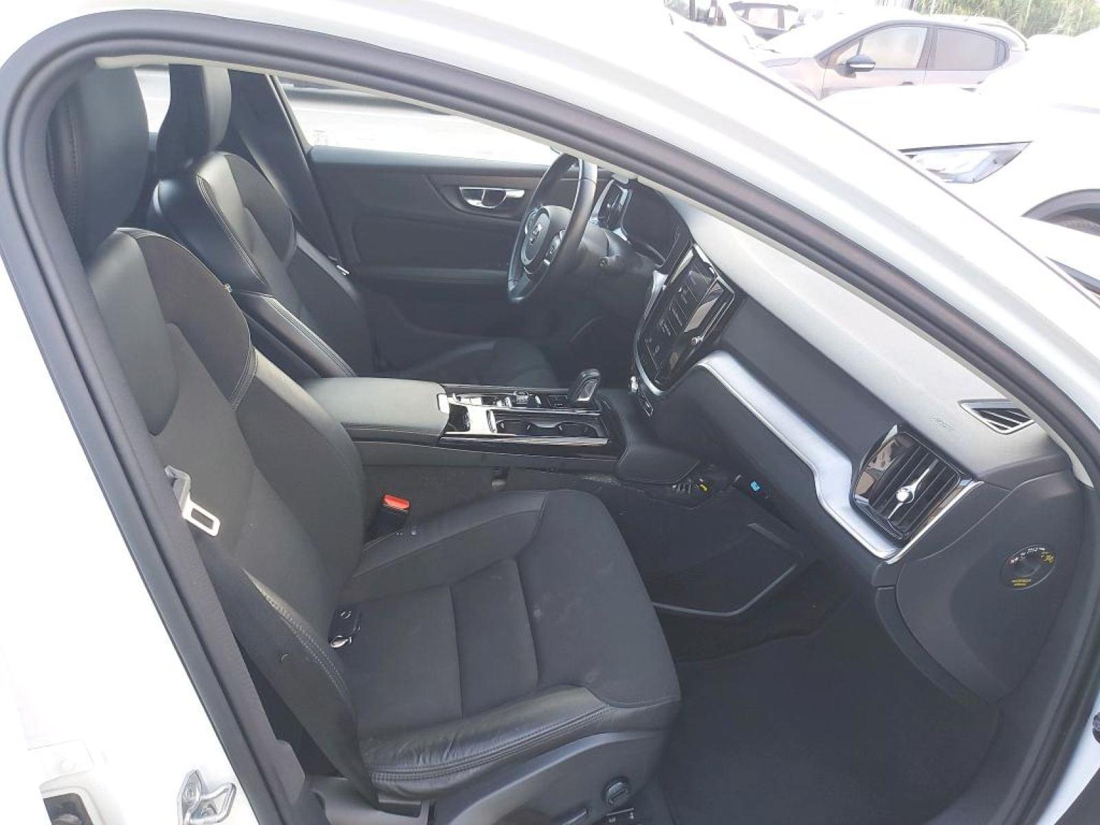 VOLVO V60 2.0 T8 BUSINESS PLUS AUTO 7 