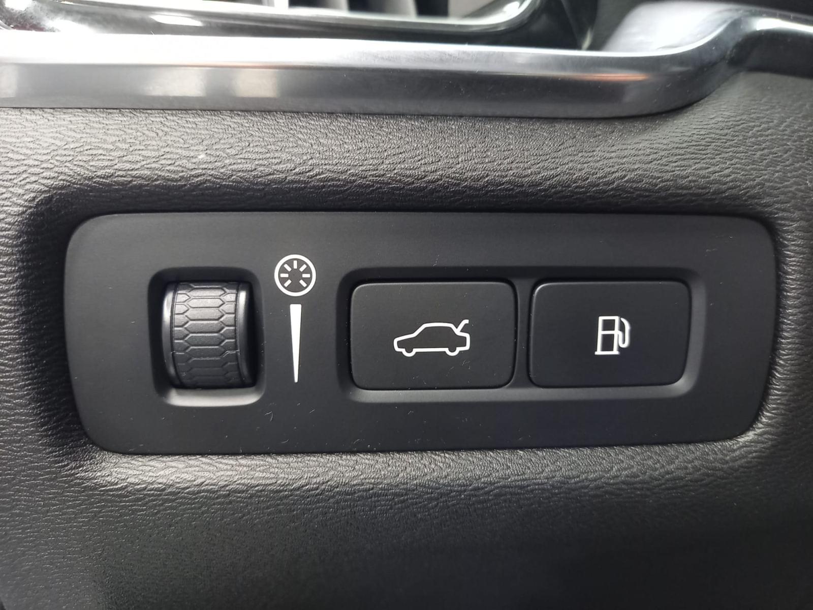 VOLVO V60 2.0 T8 BUSINESS PLUS AUTO 12 