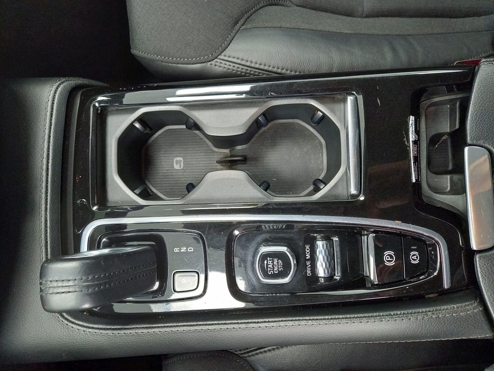 VOLVO V60 2.0 T8 BUSINESS PLUS AUTO 21 