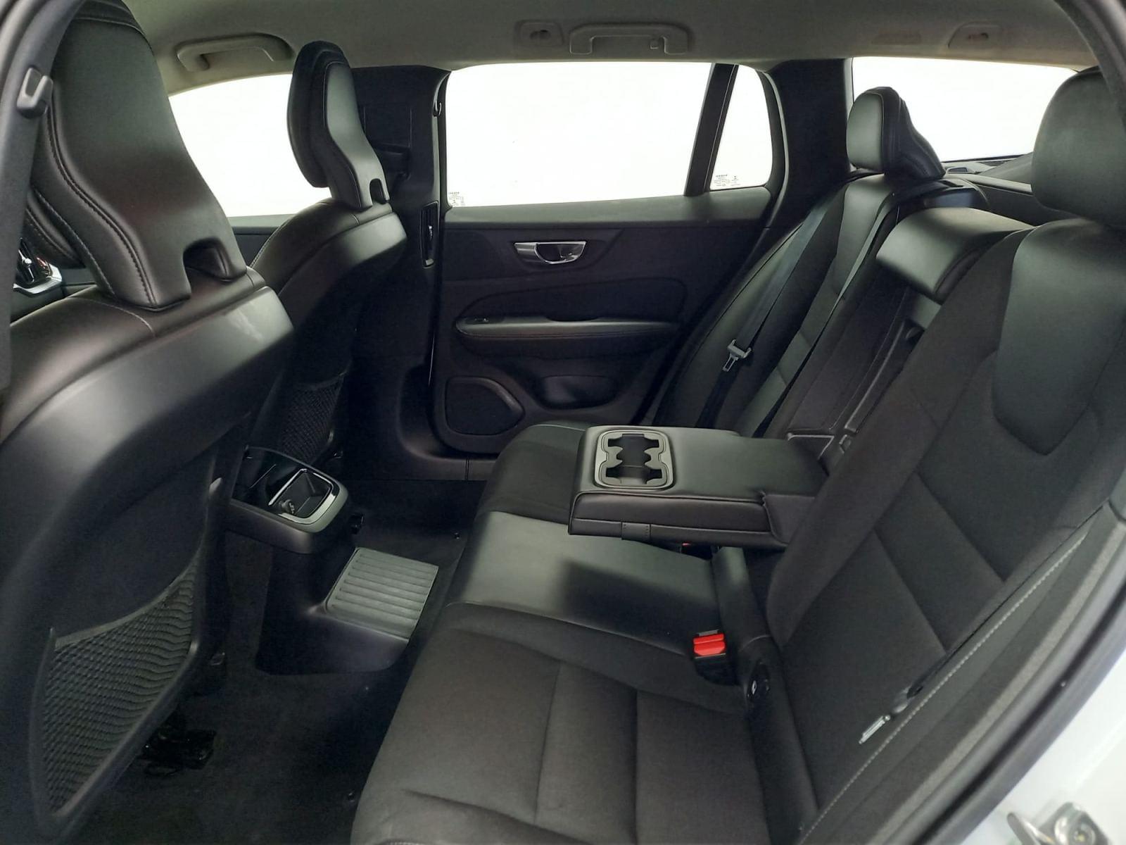 VOLVO V60 2.0 T8 BUSINESS PLUS AUTO 25 