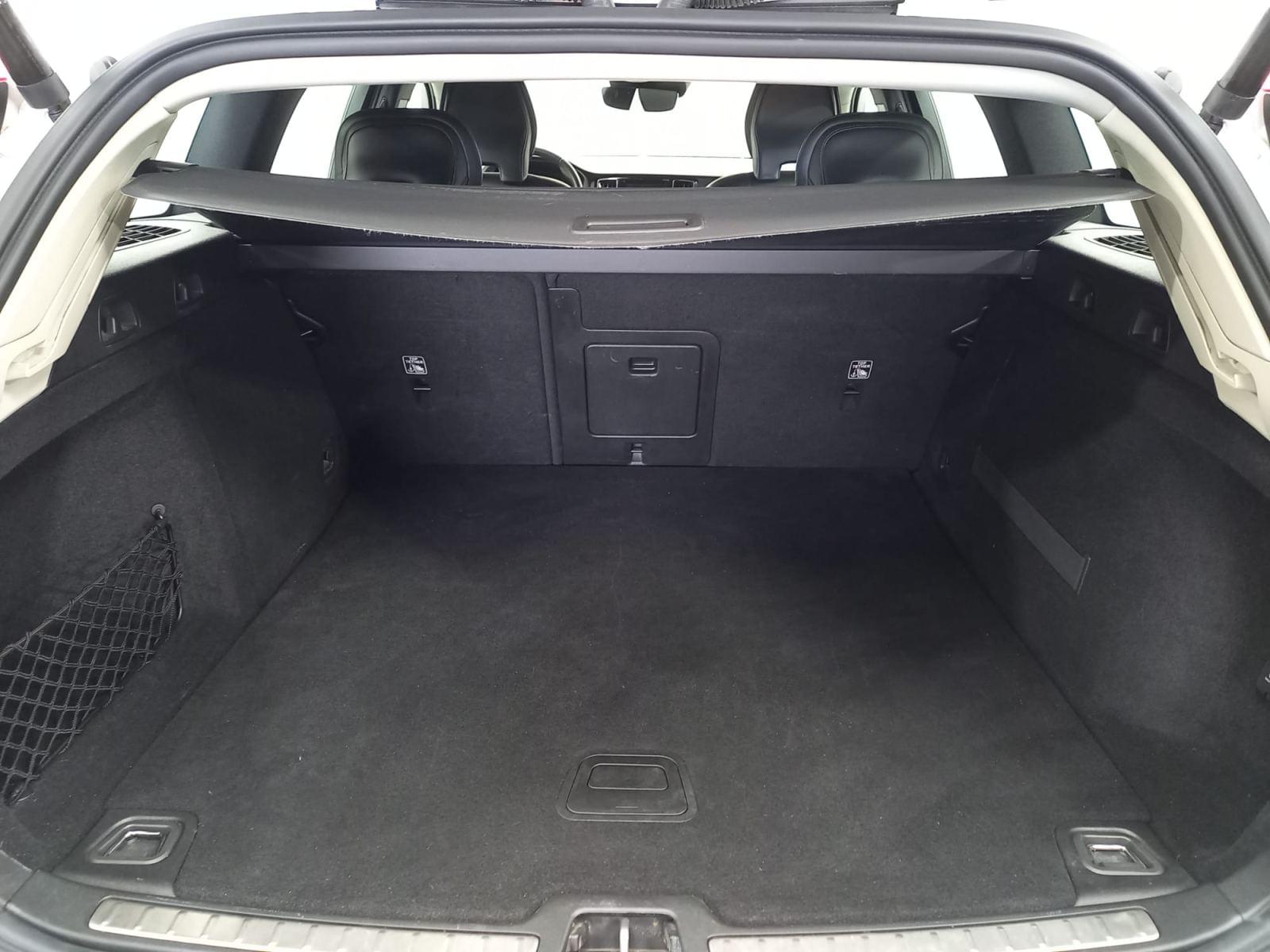 VOLVO V60 2.0 T8 BUSINESS PLUS AUTO 38 