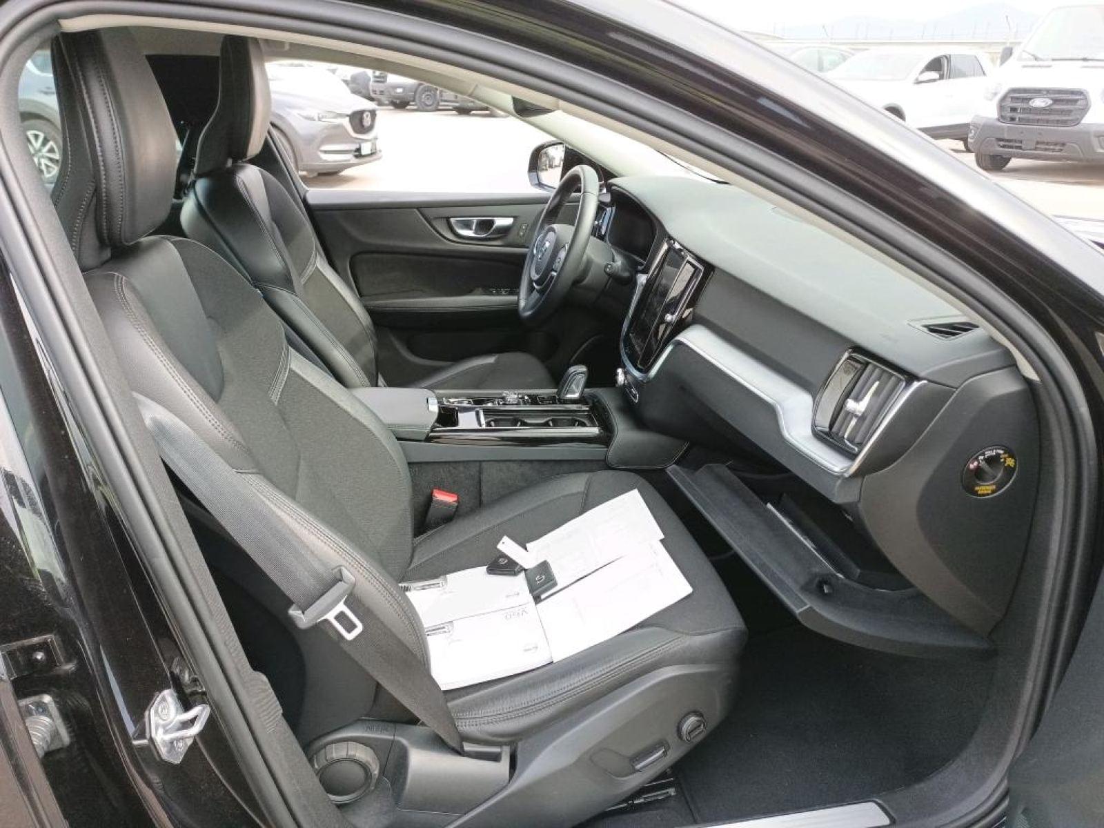 VOLVO V60 2.0 T8 BUSINESS PLUS AUTO 7