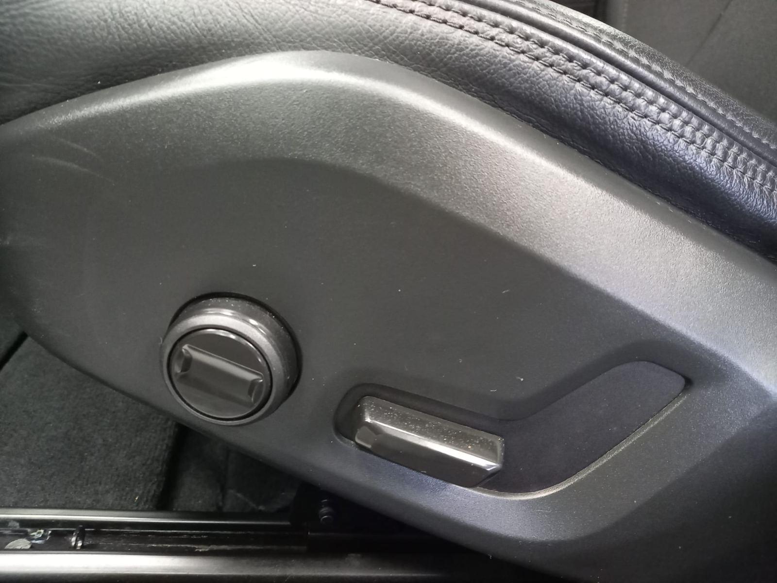 VOLVO V60 2.0 T8 BUSINESS PLUS AUTO 26