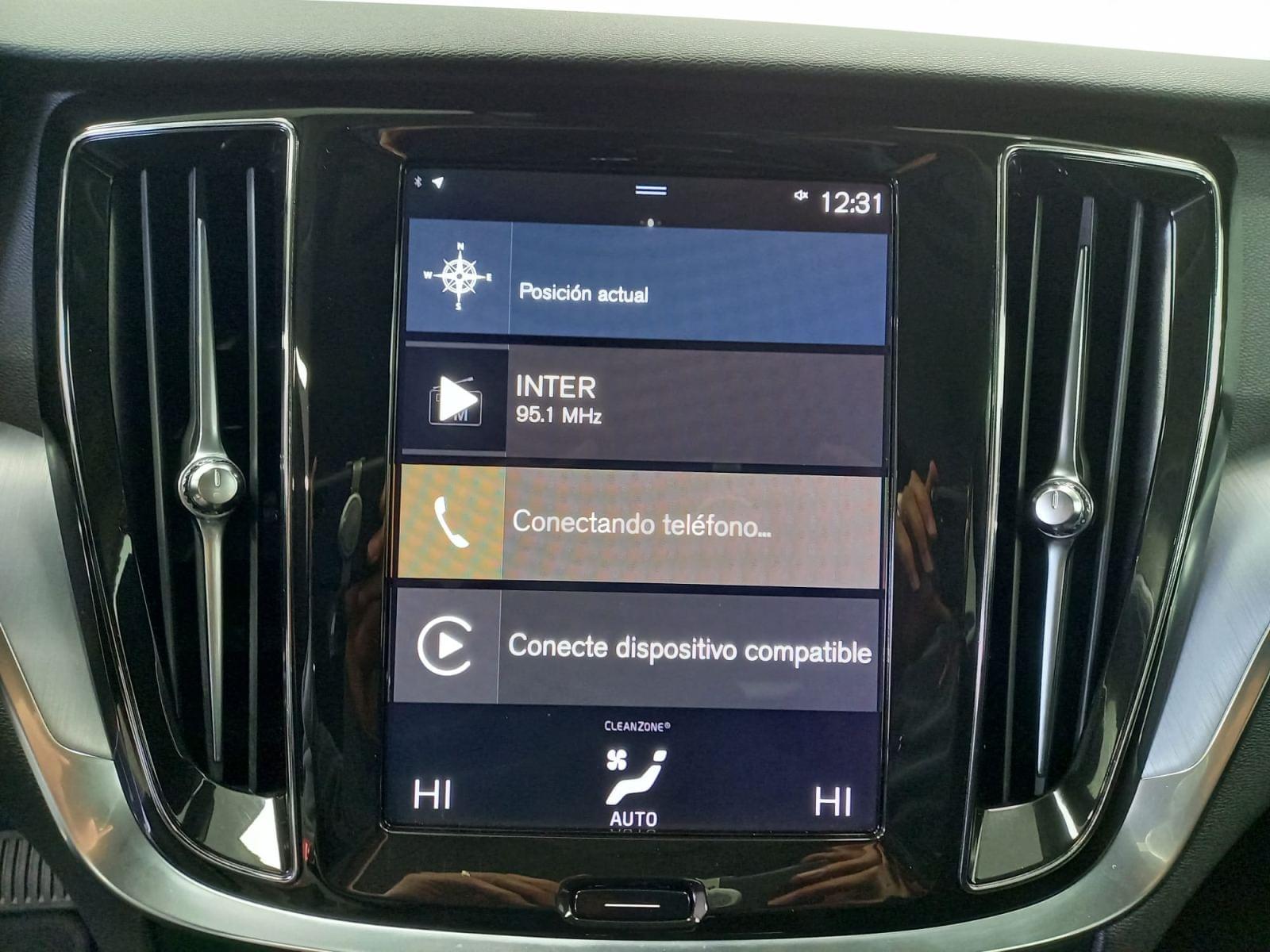 VOLVO V60 2.0 T8 BUSINESS PLUS AUTO 27