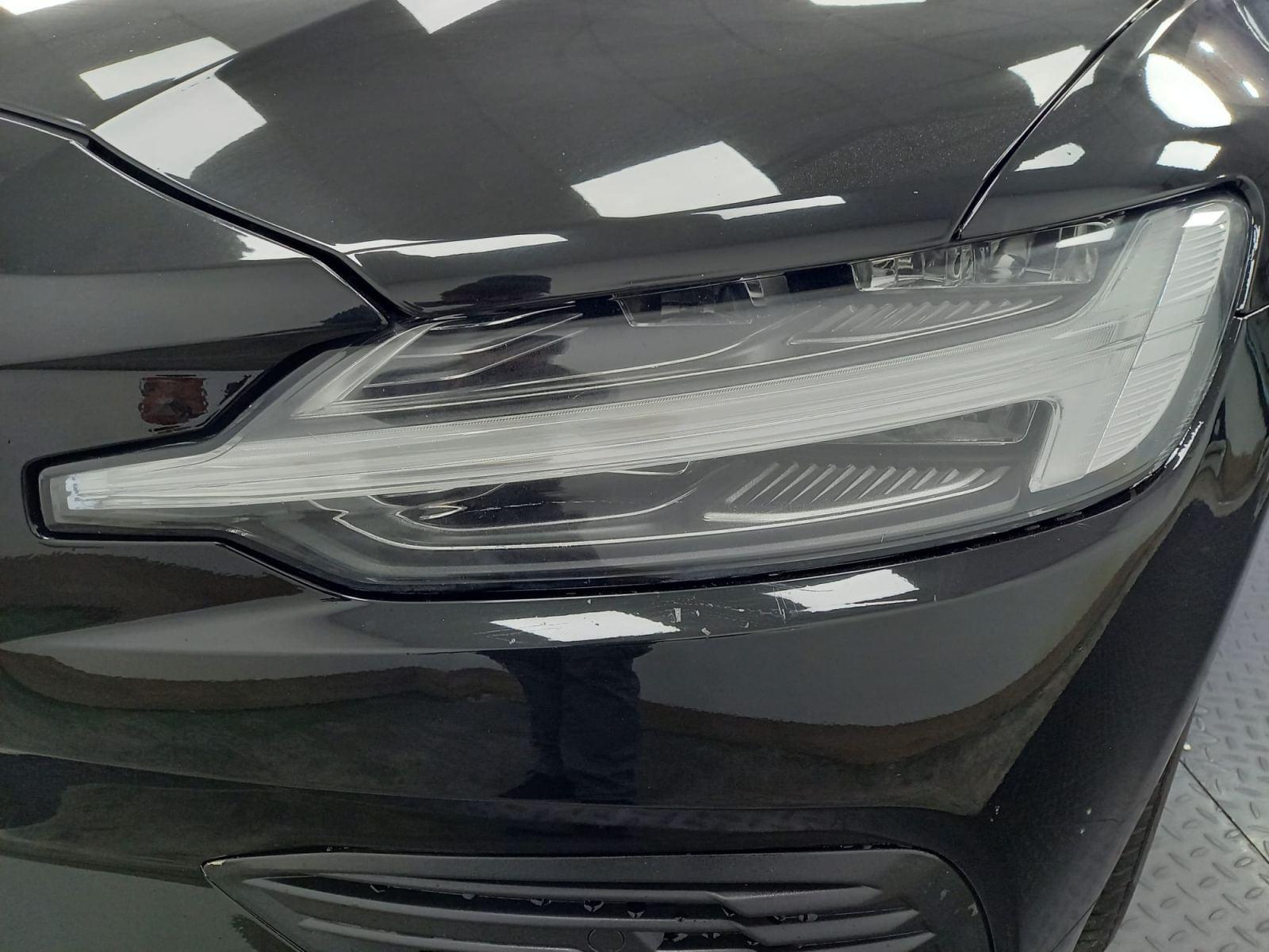 VOLVO V60 2.0 T8 BUSINESS PLUS AUTO 32