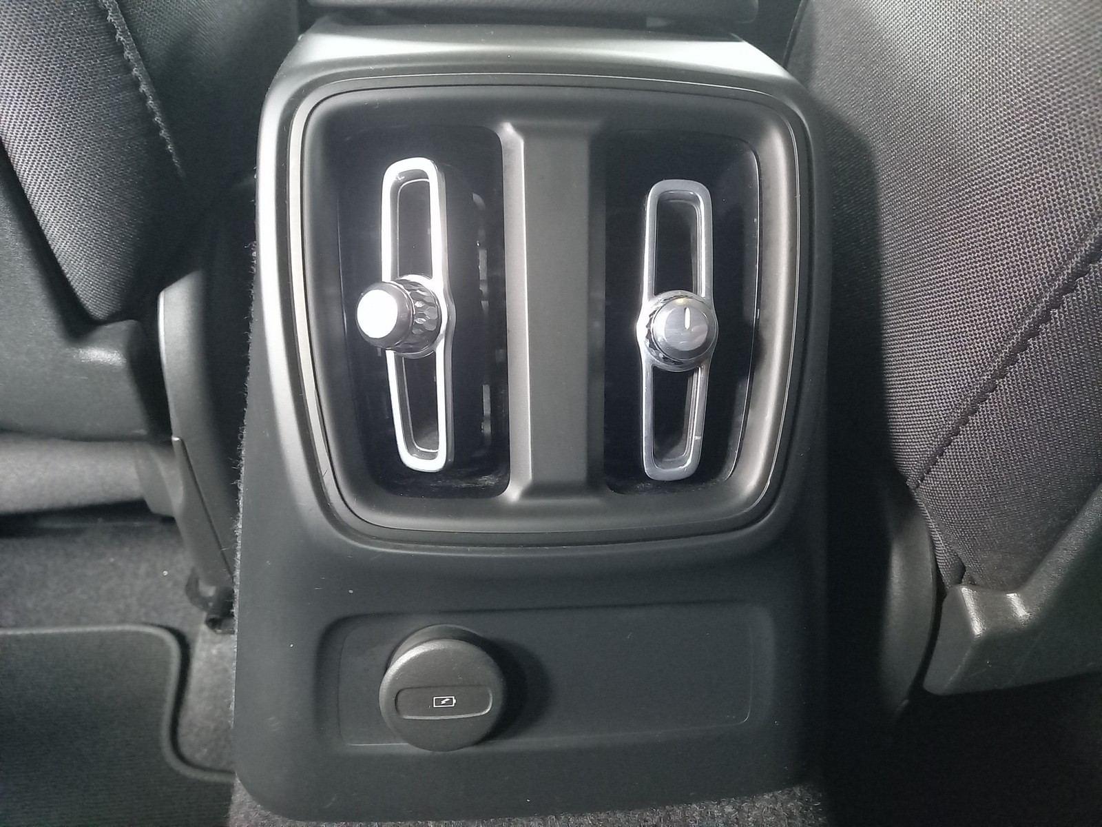 VOLVO XC40 T5 RECHARGE INSCRIPTION EXPRESSION AUT 16 