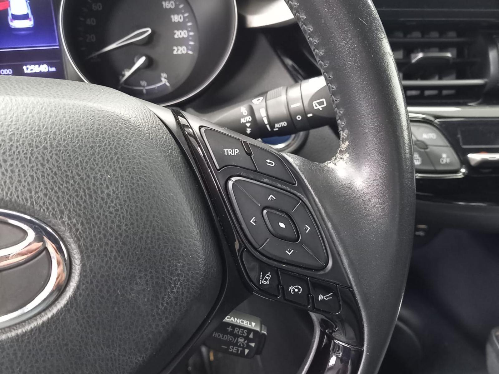 TOYOTA C-HR 1.8 125H Active 17