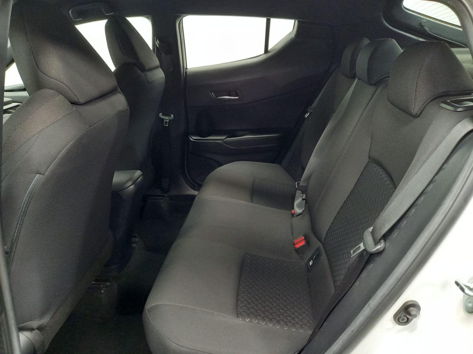 TOYOTA C-HR 1.8 125H Active 28