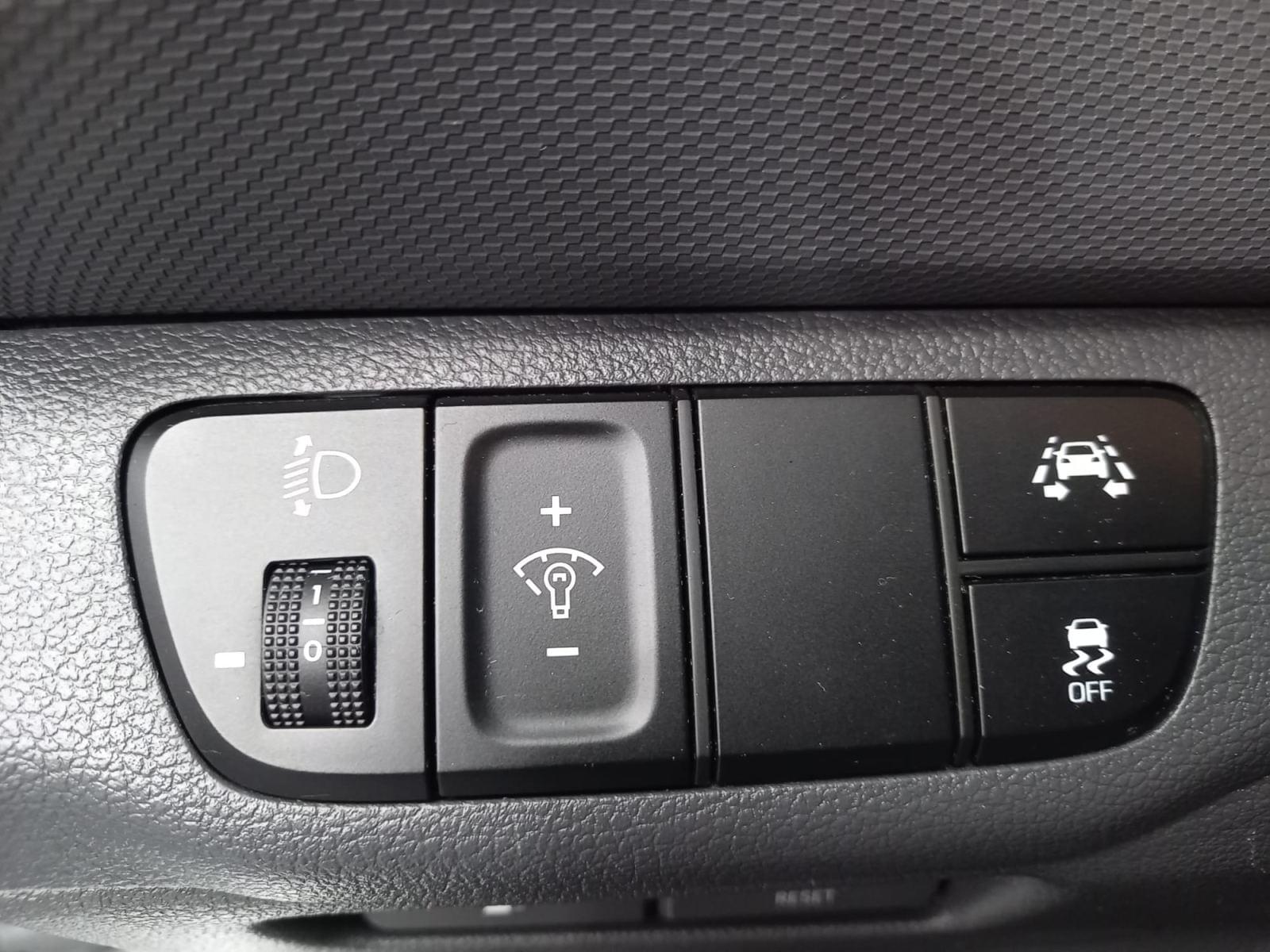 HYUNDAI IONIQ 1.6 GDI HEV TECNO DCT 11