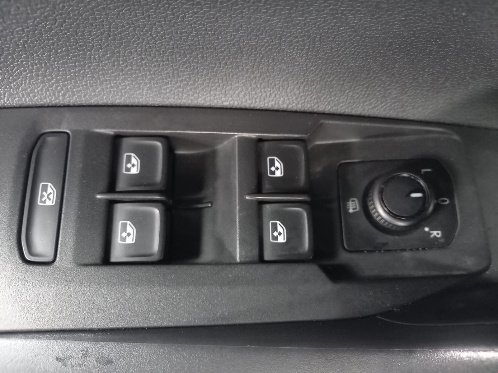 VOLKSWAGEN POLO ADVANCE 1.0 TSI 70KW (95CV) 22