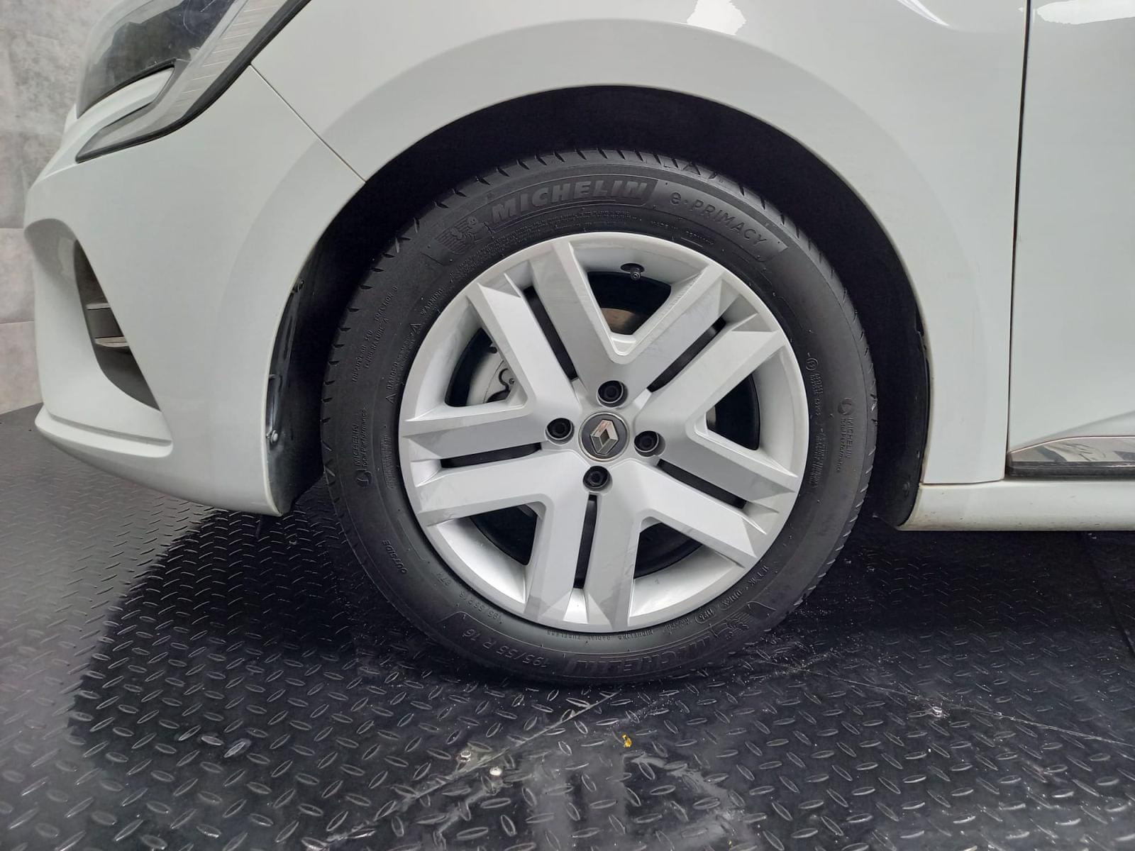 RENAULT CLIO 1.6 E-Tech 140ch Business 32