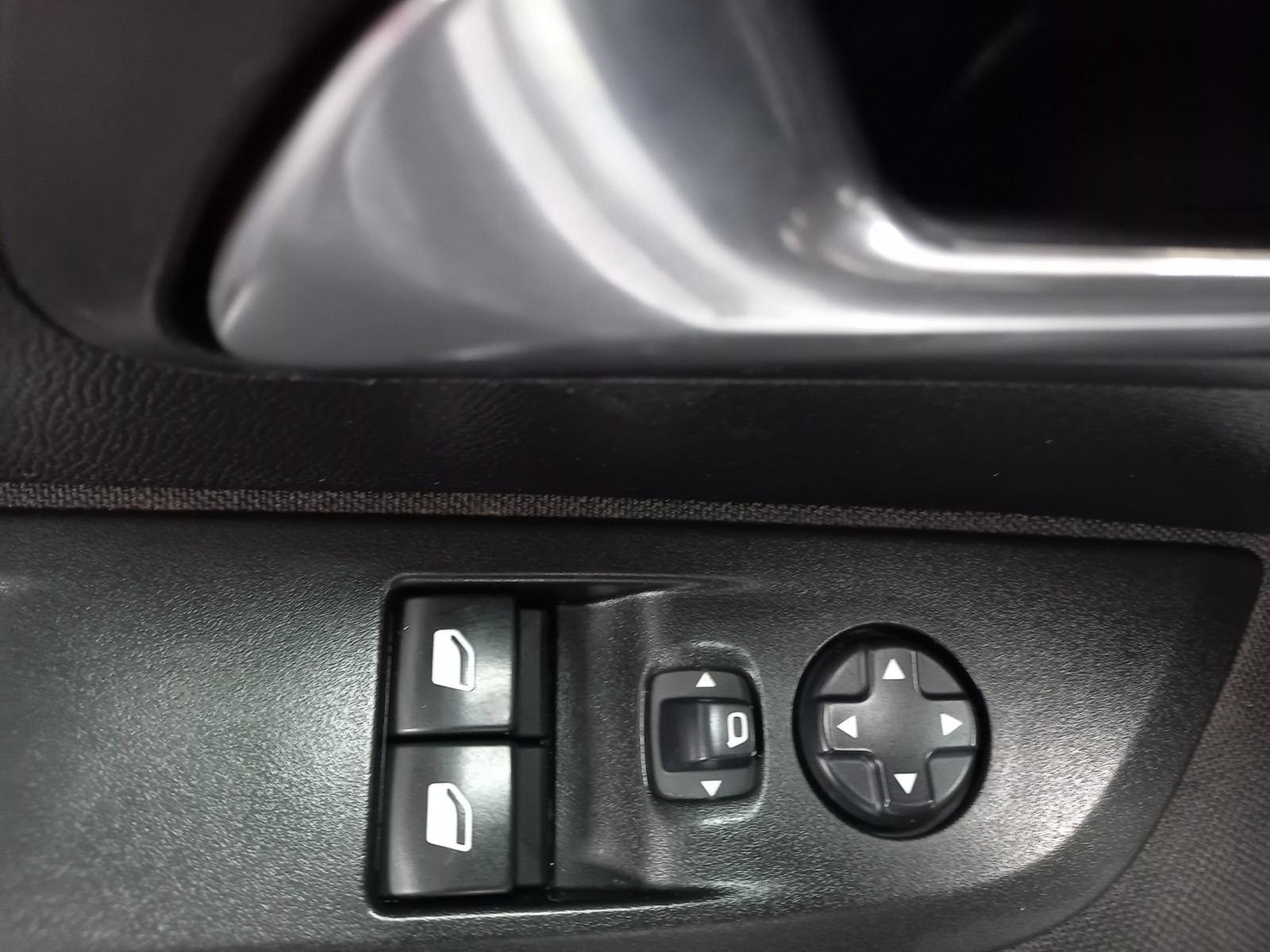 PEUGEOT 208 (E-) ACTIVE 50KWH 10 