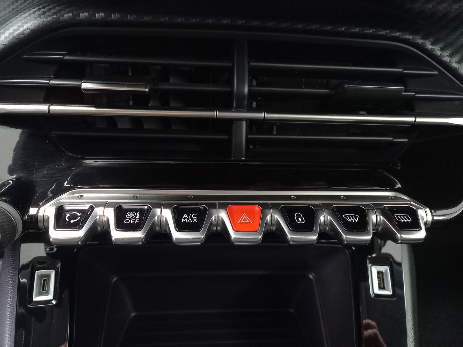 PEUGEOT 208 (E-) ACTIVE 50KWH 15 