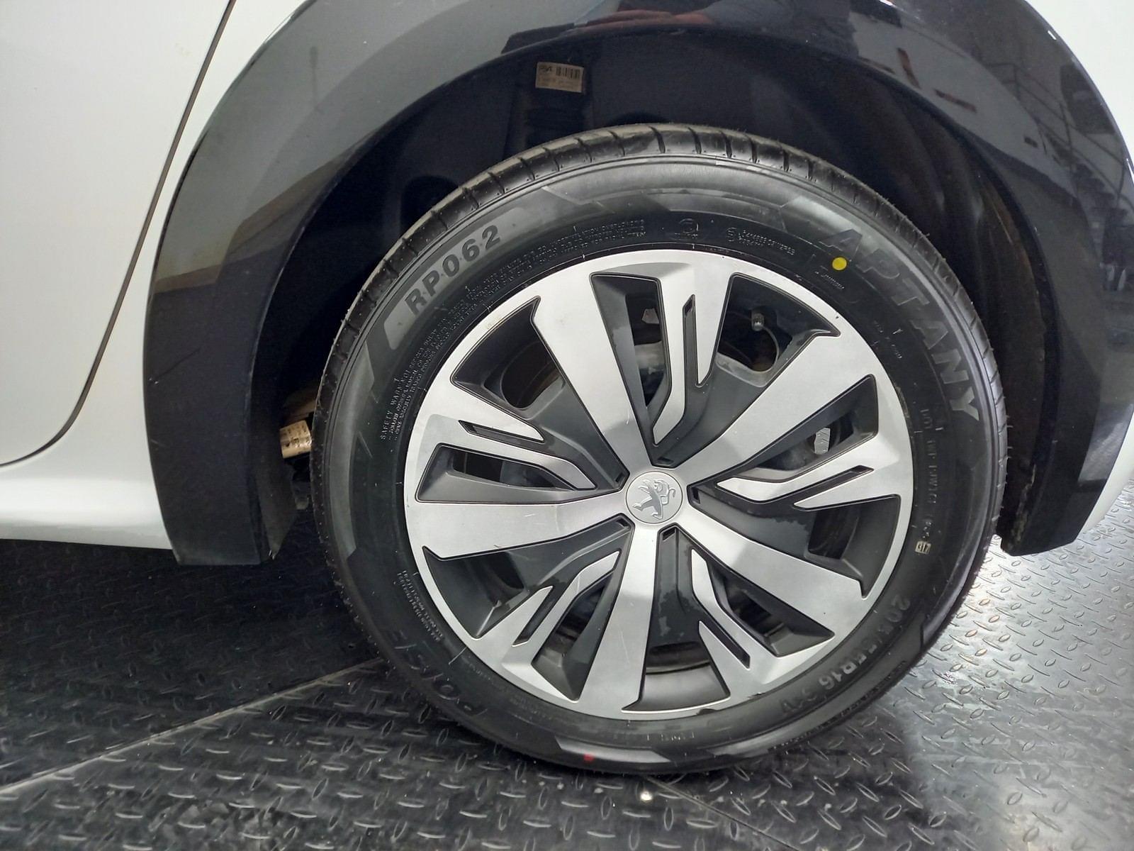 PEUGEOT 208 (E-) ACTIVE 50KWH 29 