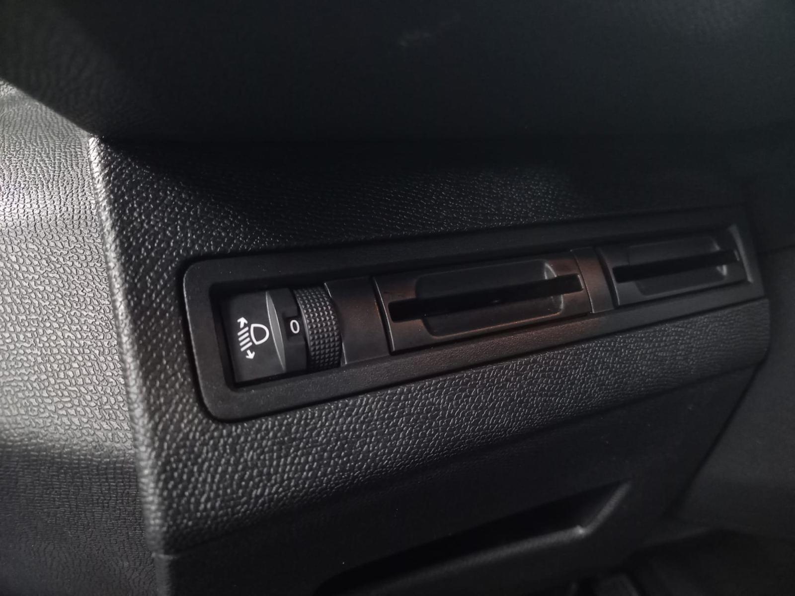 PEUGEOT 5008 1.5 BlueHDi 130ch S&S Active 5 plazas 23 