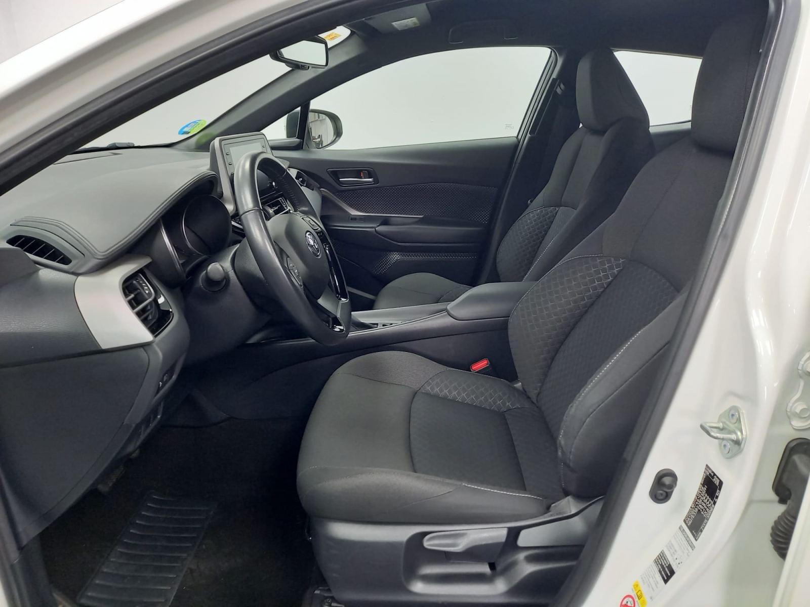 TOYOTA C-HR 1.8 125H Active 26