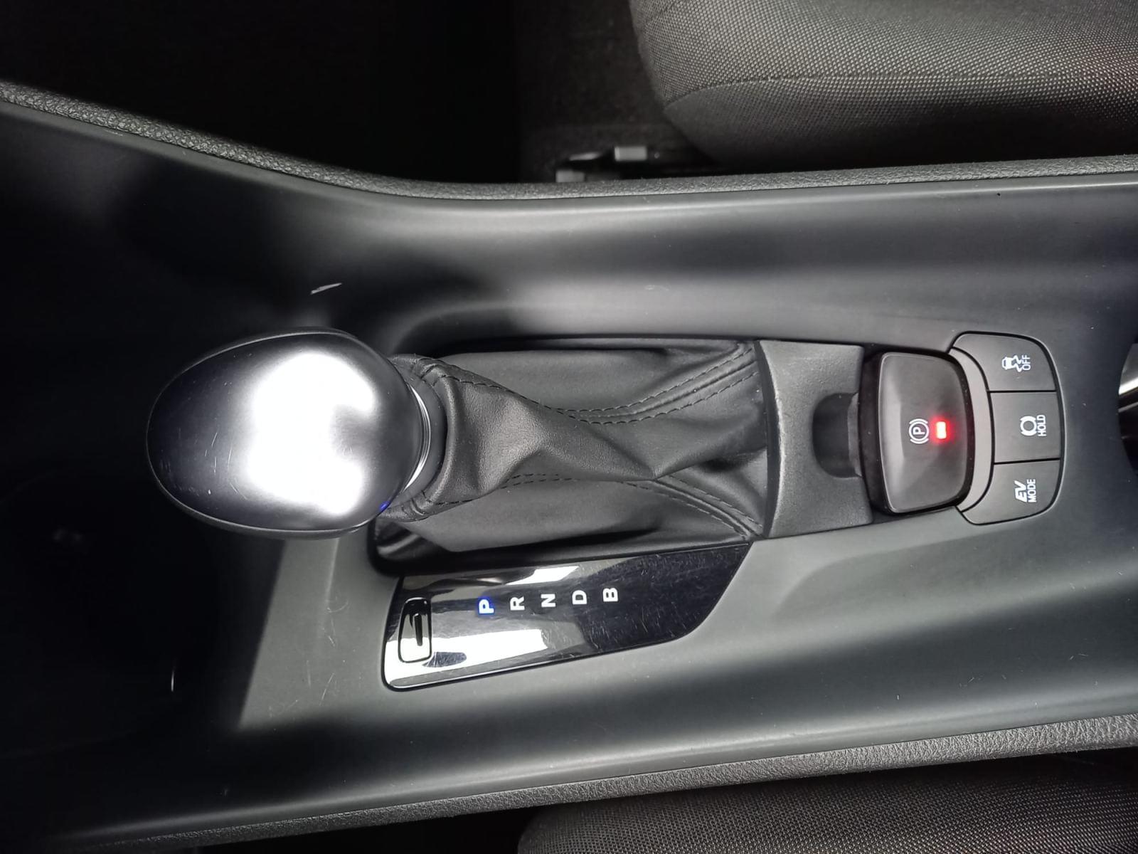 TOYOTA C-HR 1.8 125H Active 27