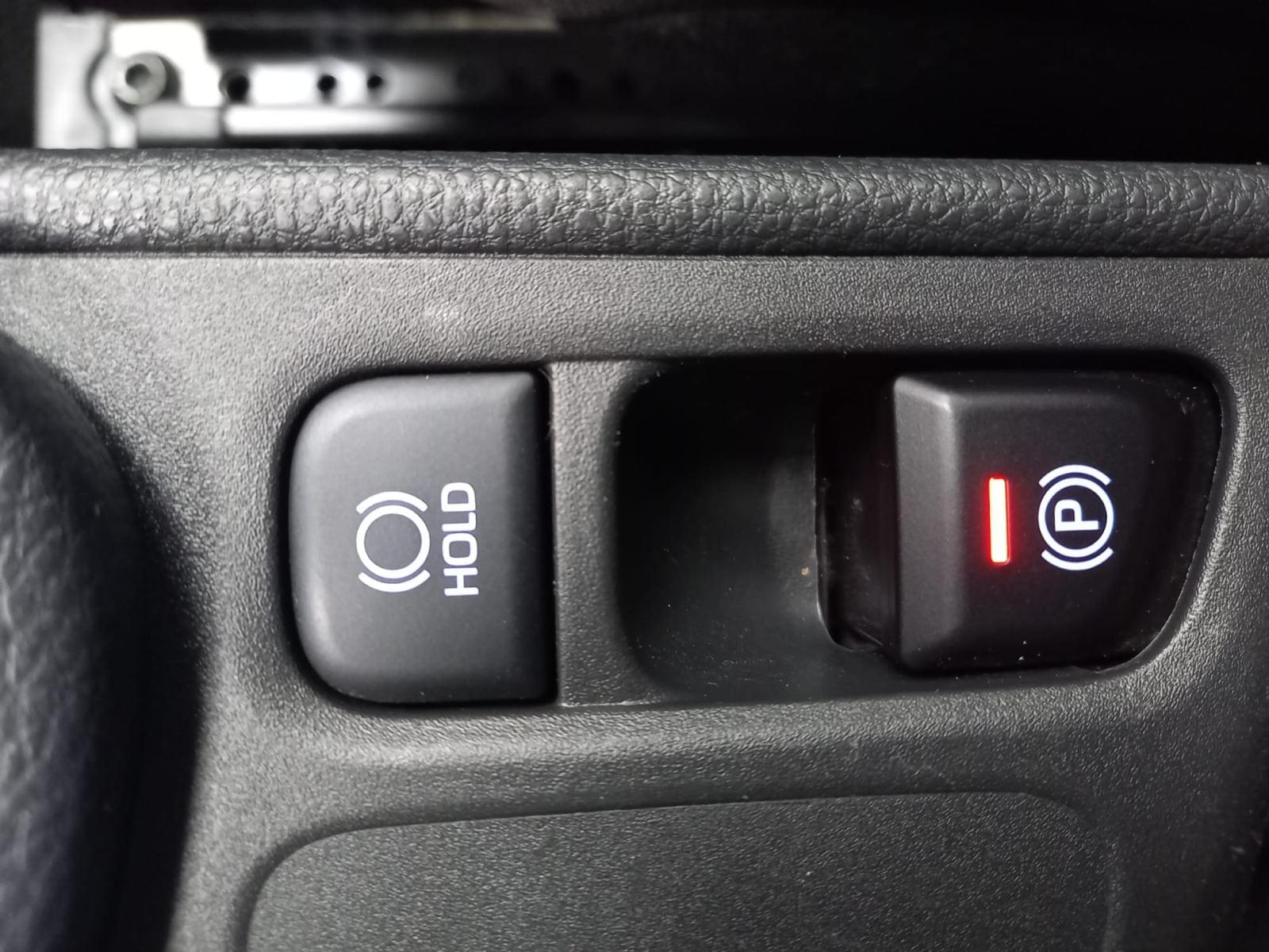 TOYOTA YARIS 1.5 120H BUSINESS PLUS 9 