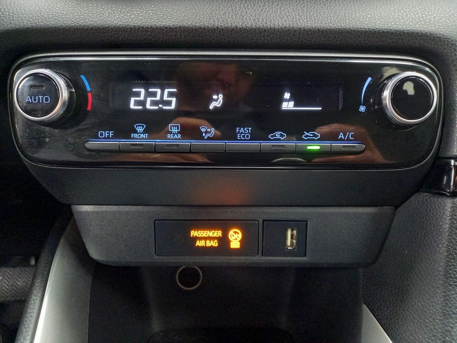 TOYOTA YARIS 1.5 120H BUSINESS PLUS 11 