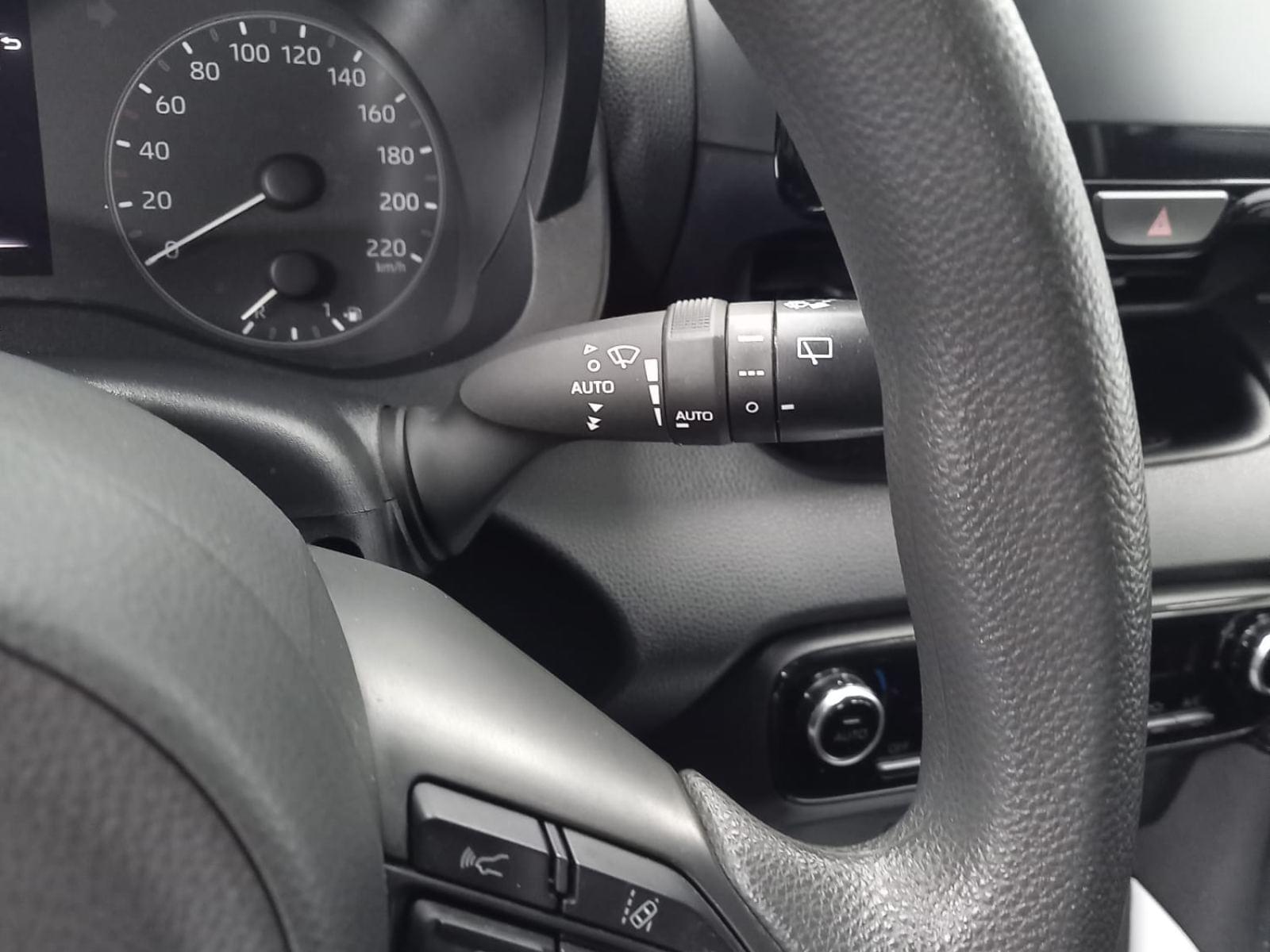 TOYOTA YARIS 1.5 120H BUSINESS PLUS 21 