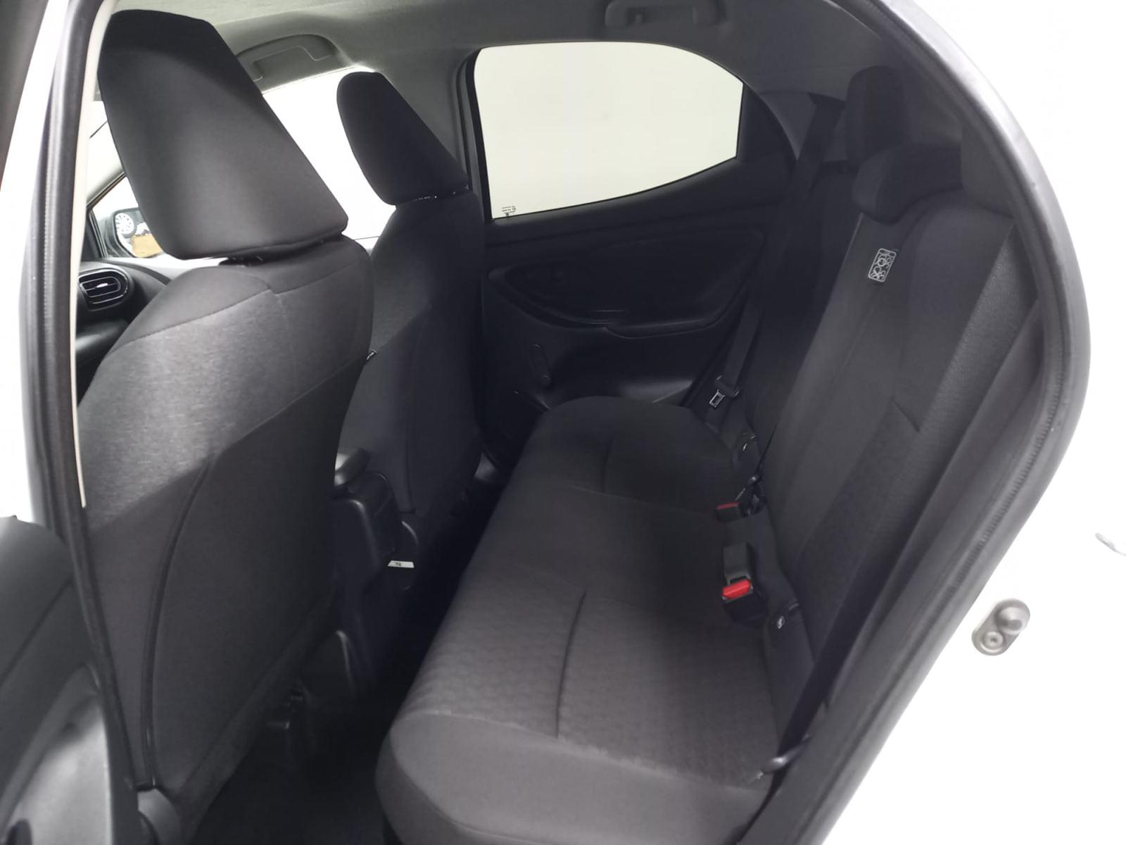 TOYOTA YARIS 1.5 120H BUSINESS PLUS 24 