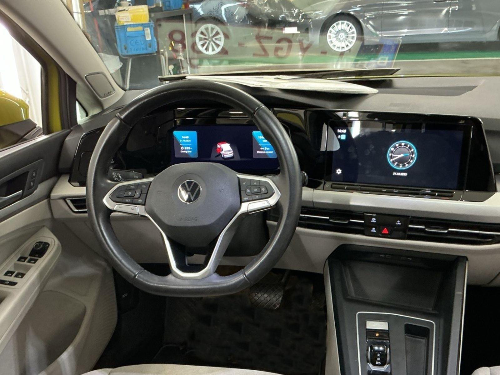 VOLKSWAGEN GOLF VIII 1.5 eTSI Life OPF DSG 7 