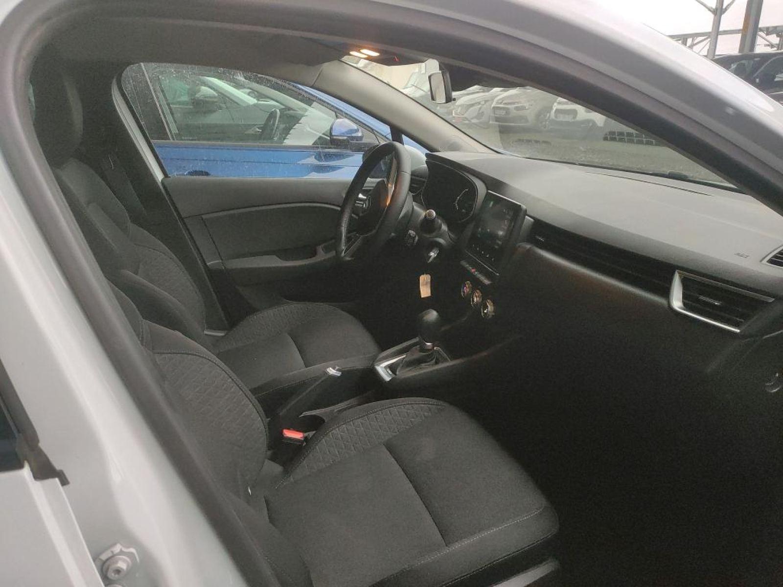 RENAULT CLIO 1.6 E-Tech hybride 140ch Business 4