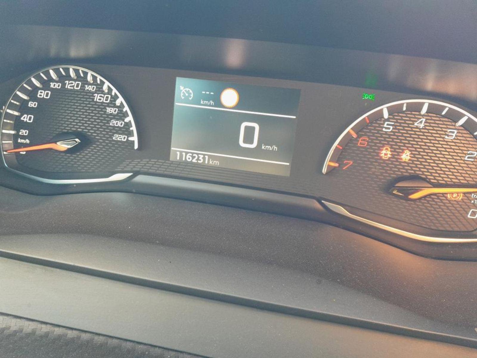 PEUGEOT 2008 ALLURE PACK BLUEHDI 81KW (110CV) 4