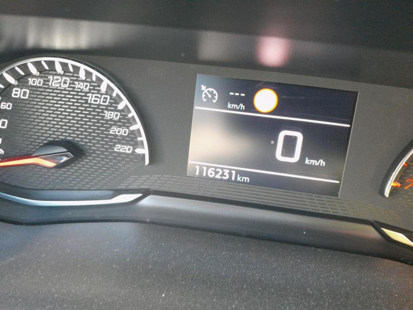 PEUGEOT 2008 ALLURE PACK BLUEHDI 81KW (110CV) 6