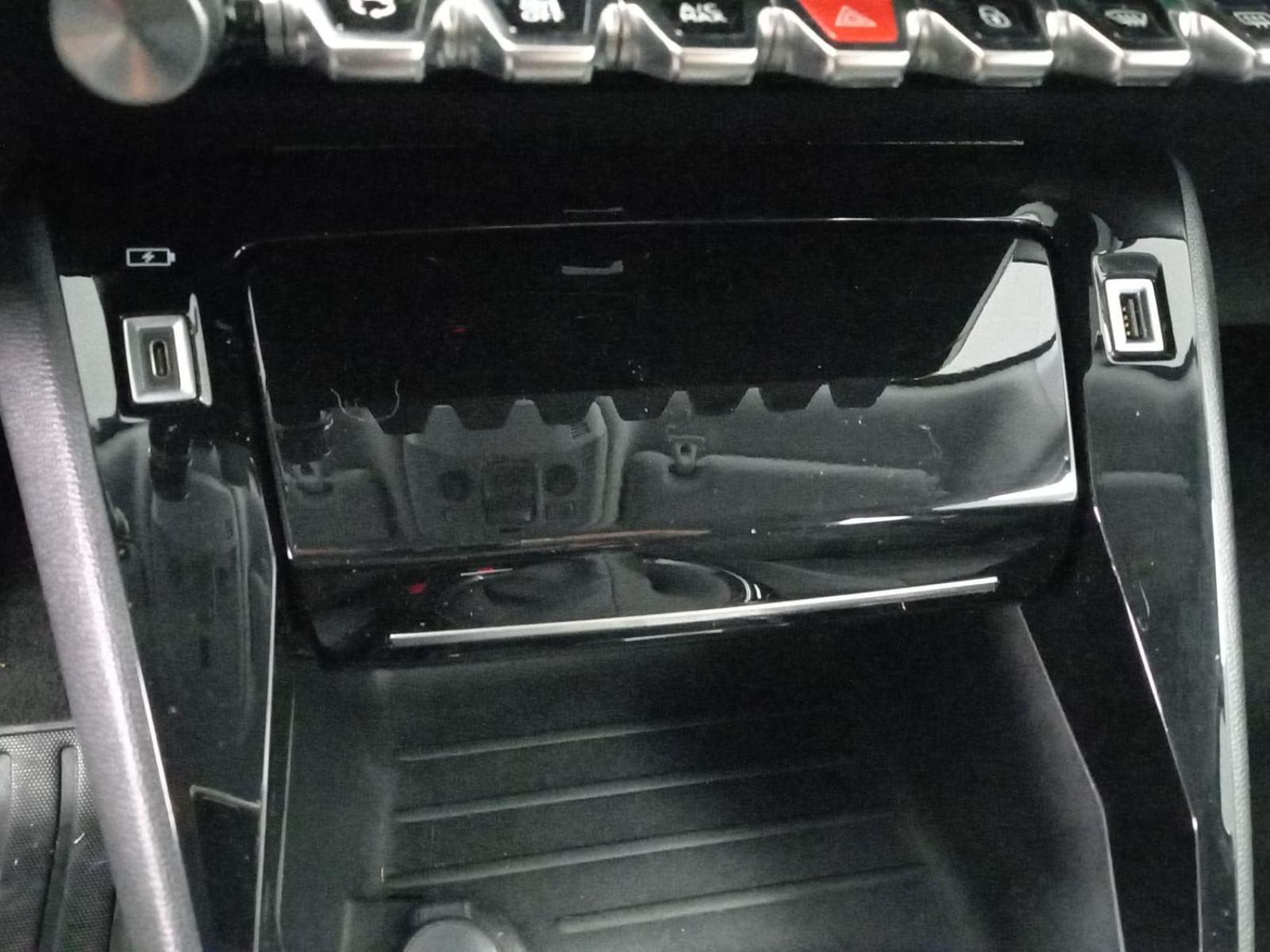 PEUGEOT 2008 ALLURE PACK BLUEHDI 81KW (110CV) 9