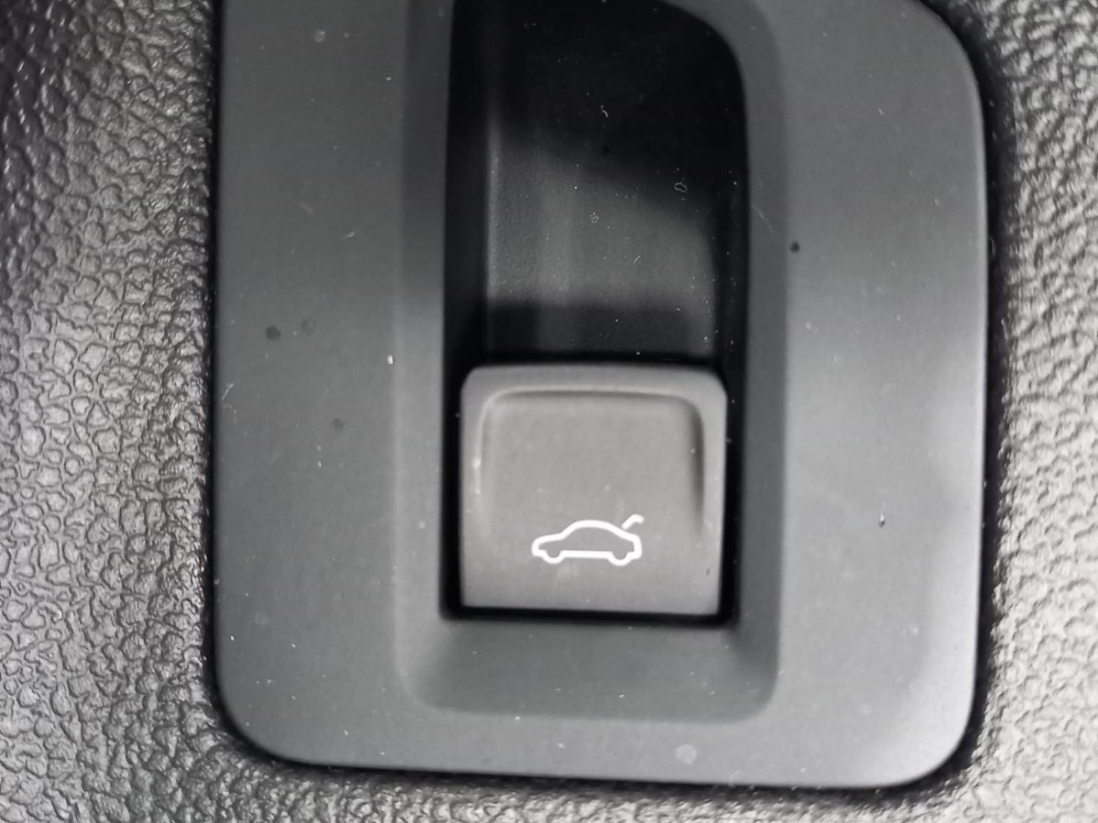 VOLKSWAGEN PASSAT SEDÁN 2.0 TDI 110KW (150CV) 26 