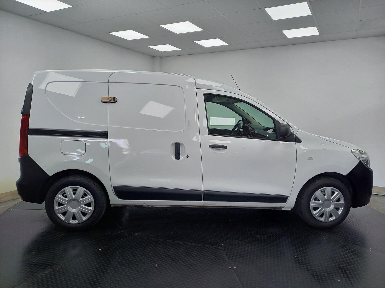 DACIA DOKKER ESSENTIAL BLUE DCI 70KW (95CV) 7