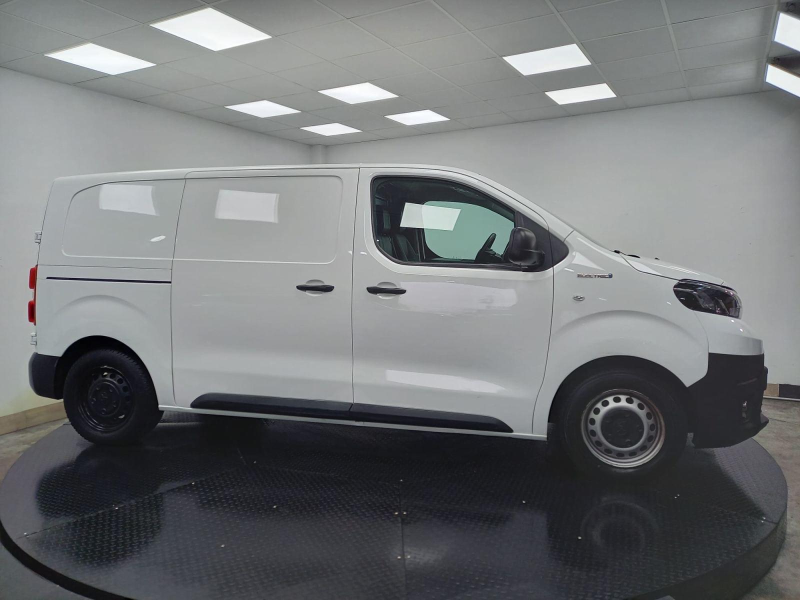 TOYOTA PROACE 75KWH GX L1 8 