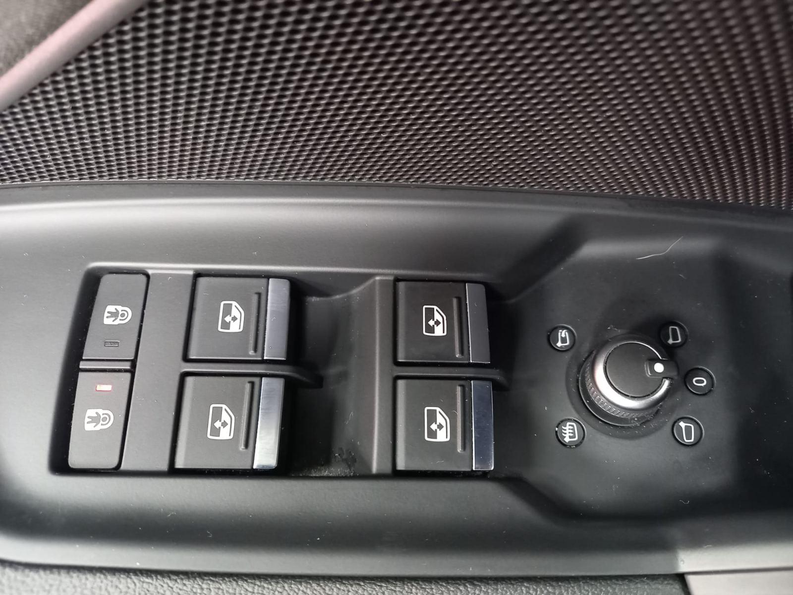 AUDI A3 SPORTBACK 40 TFSI E 204 S TRONIC BUSINES 31 