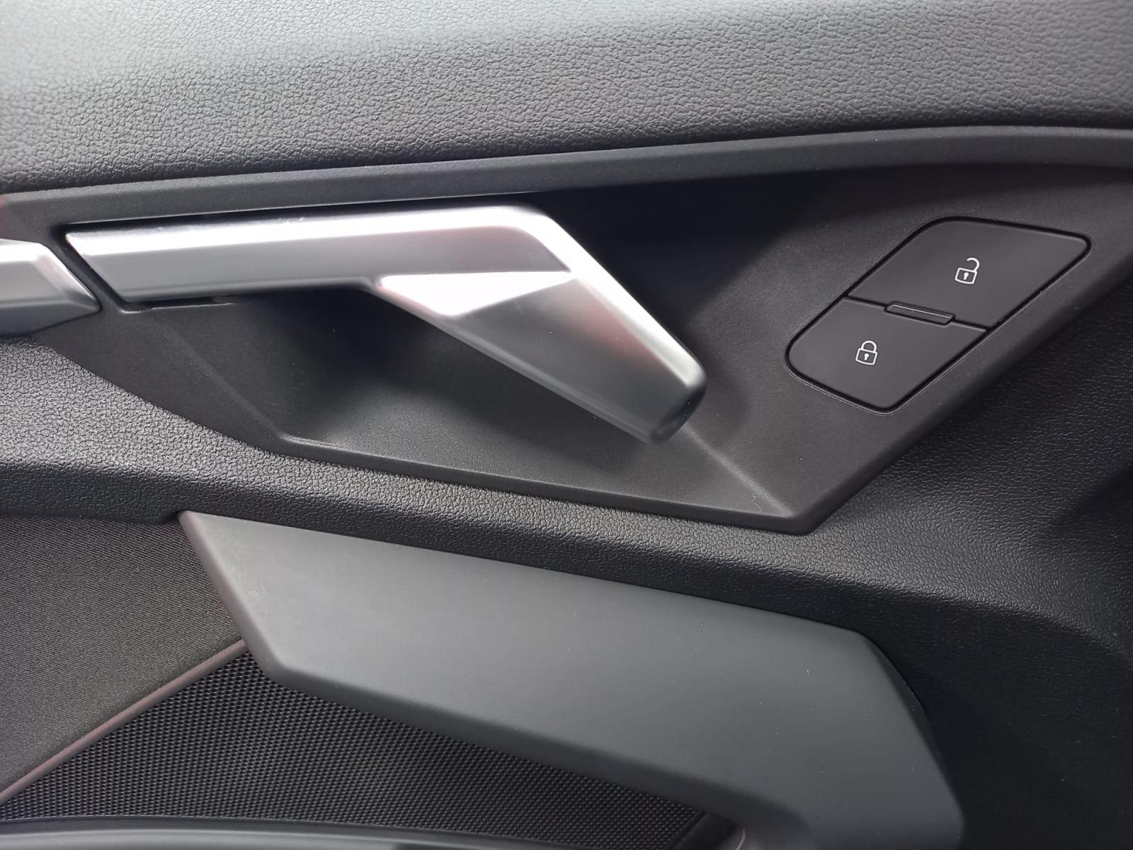 AUDI A3 SPORTBACK 40 TFSI E 204 S TRONIC BUSINES 32 