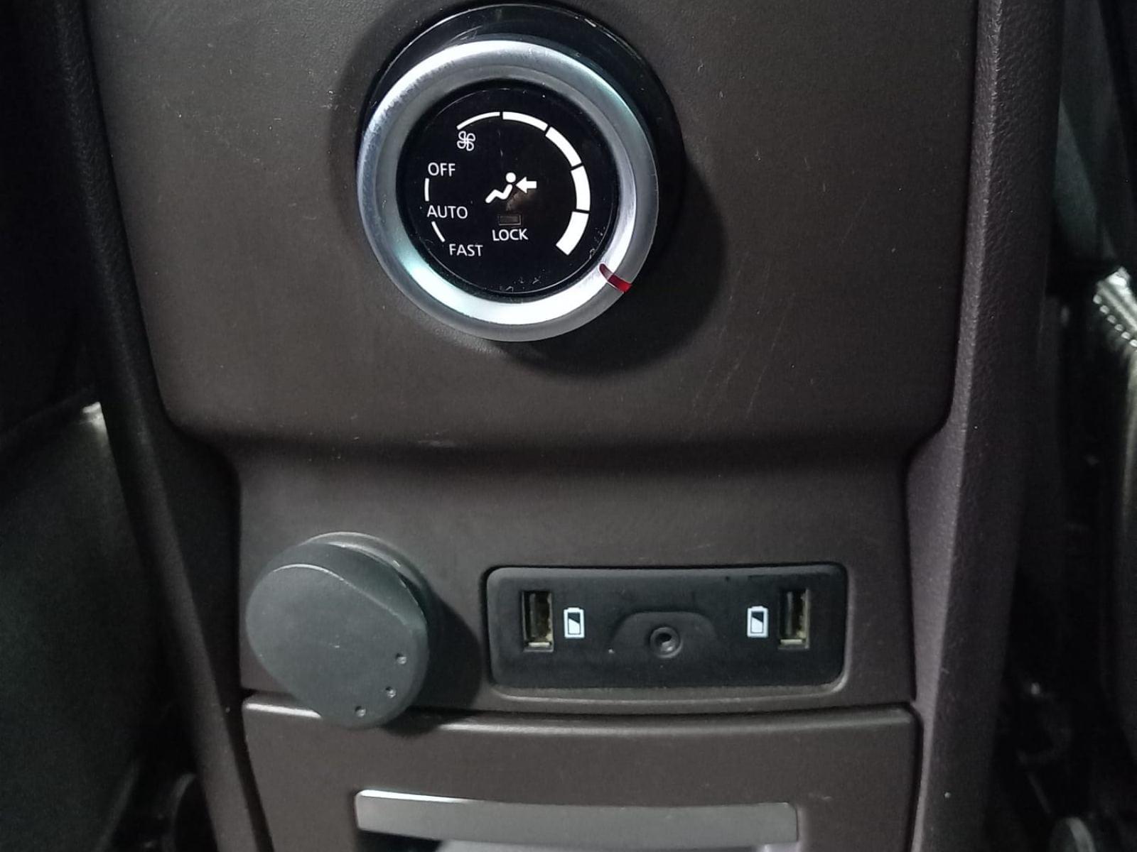 RENAULT ESPACE INITIALE PARIS 2.0 DCI 200CV 7 plazas 33 