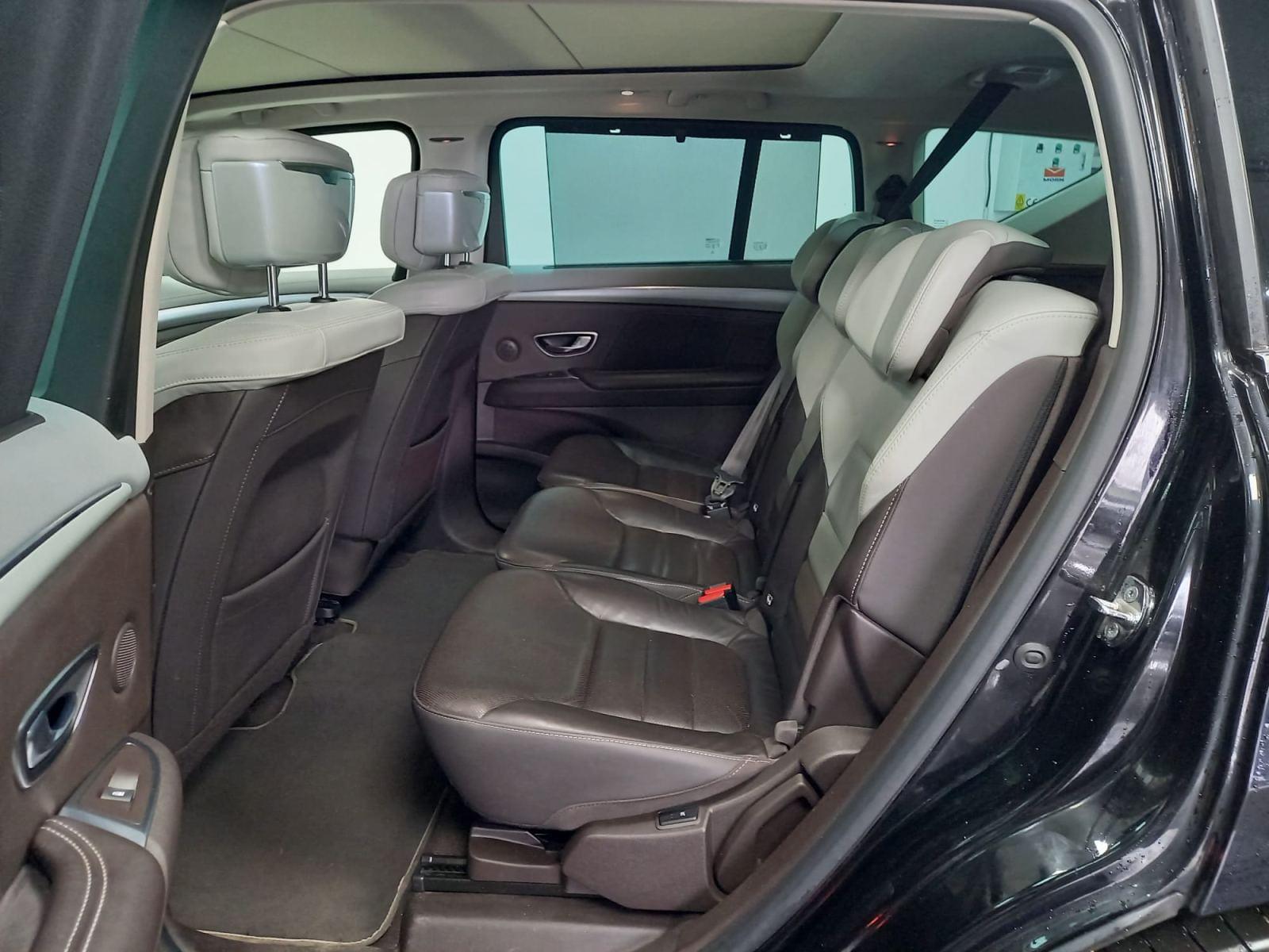 RENAULT ESPACE INITIALE PARIS 2.0 DCI 200CV 7 plazas 35 