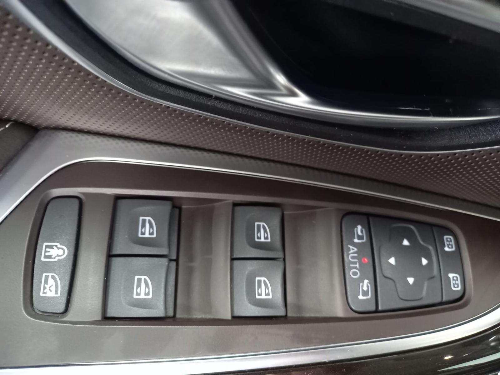 RENAULT ESPACE INITIALE PARIS 2.0 DCI 200CV 7 plazas 36 