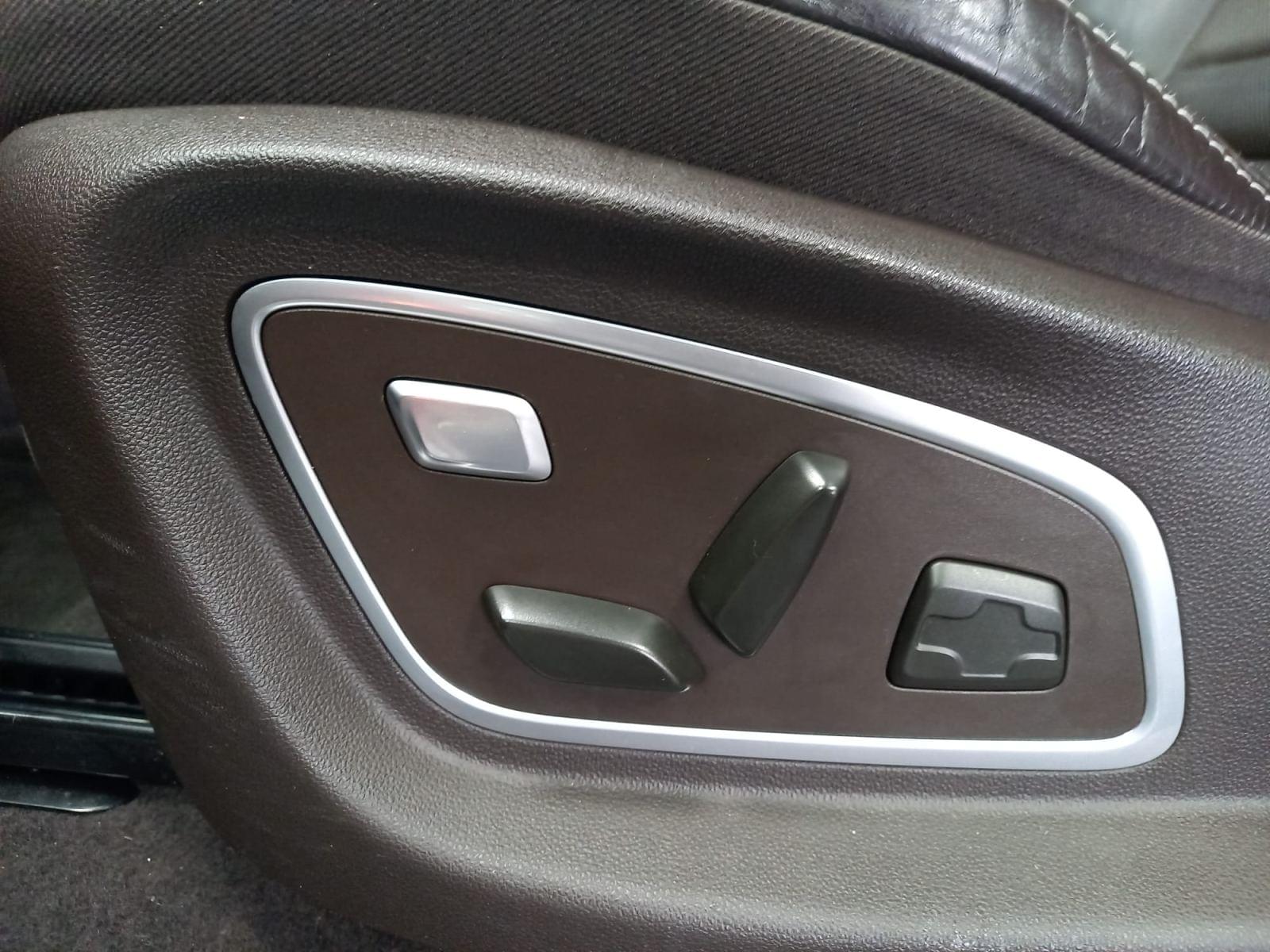 RENAULT ESPACE INITIALE PARIS 2.0 DCI 200CV 7 plazas 37 