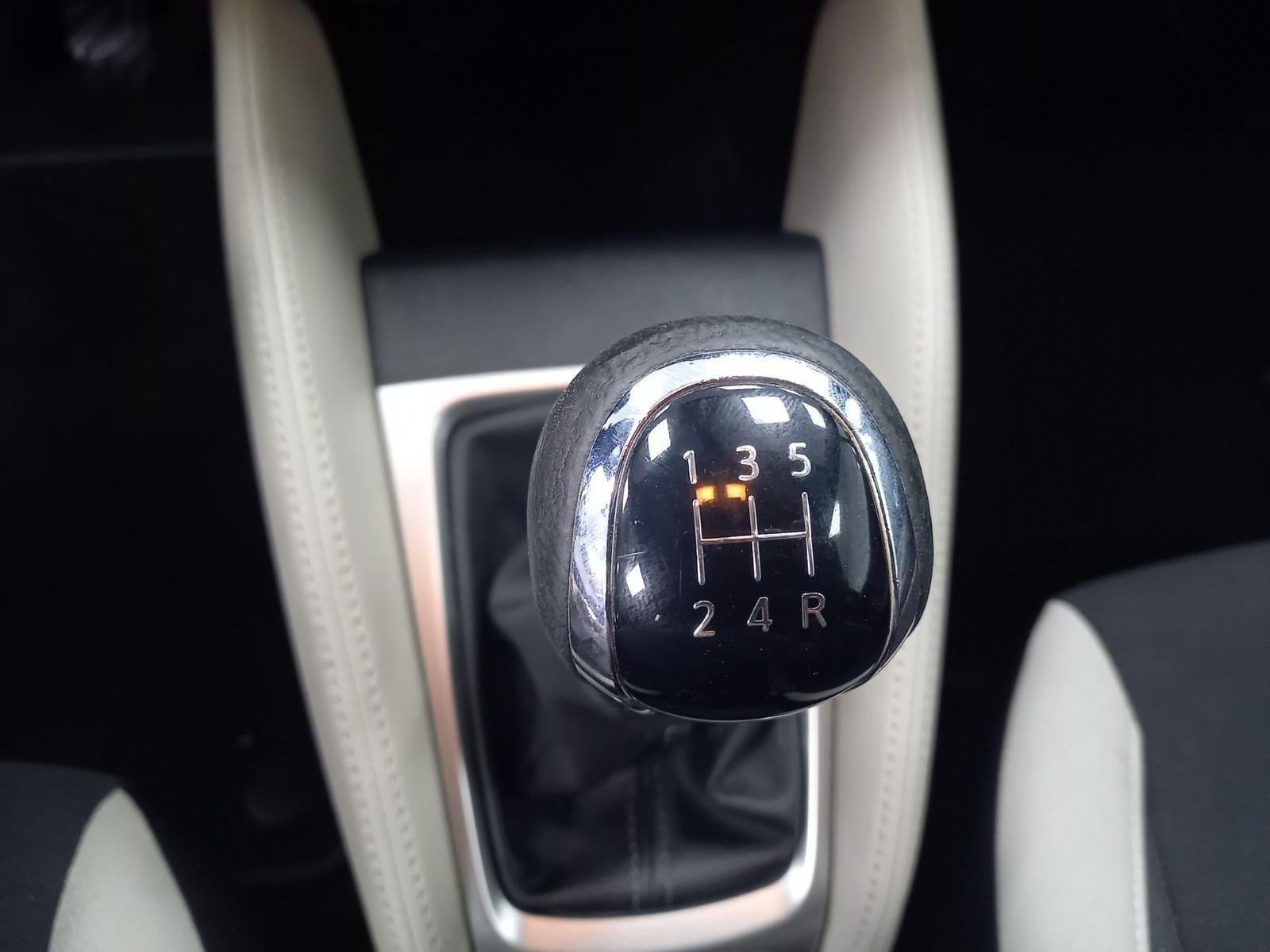 NISSAN MICRA 1.0 IG-T N-CONNECTA 5D 15 