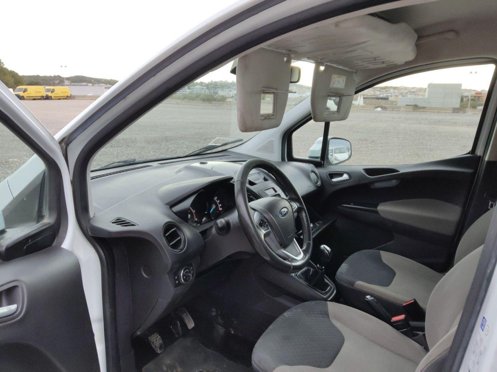 FORD TRANSIT COURIER Kombi 1.5 TDCi 56kW Trend 8 