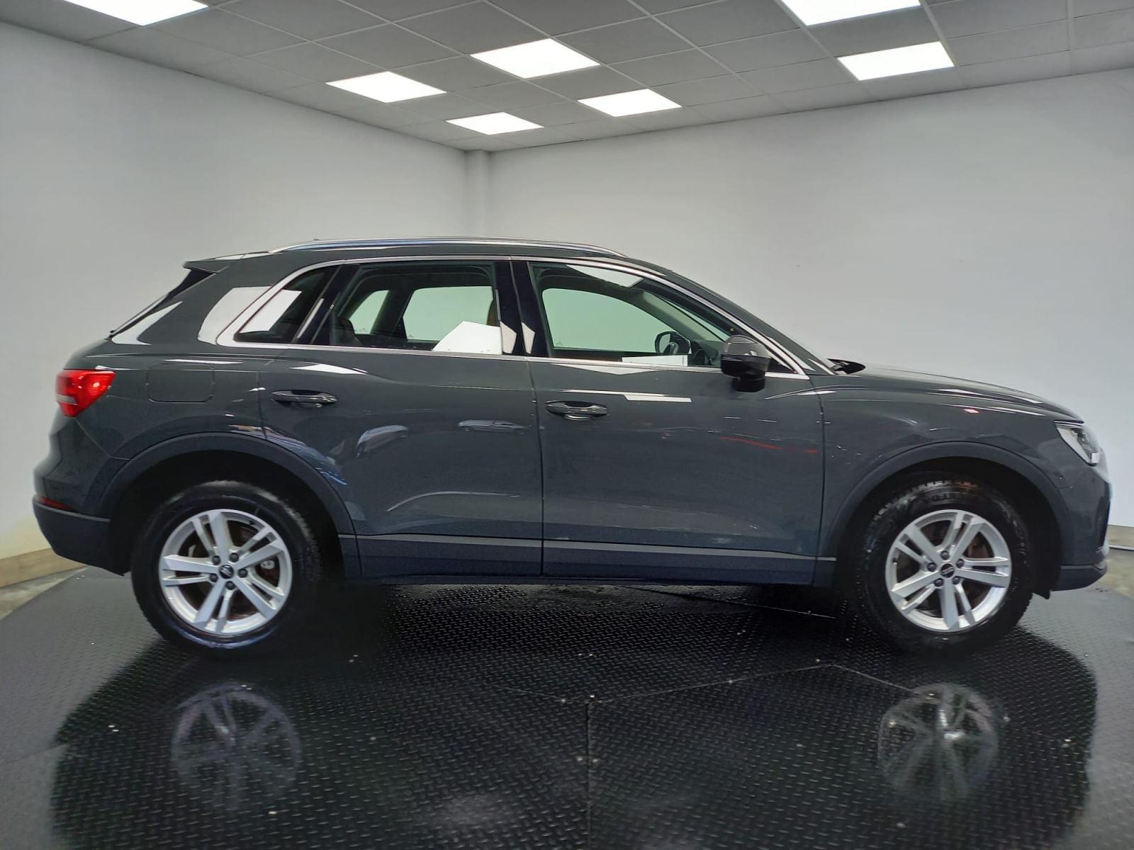 AUDI Q3 1.4 45 TFSI E S TRONIC 7 