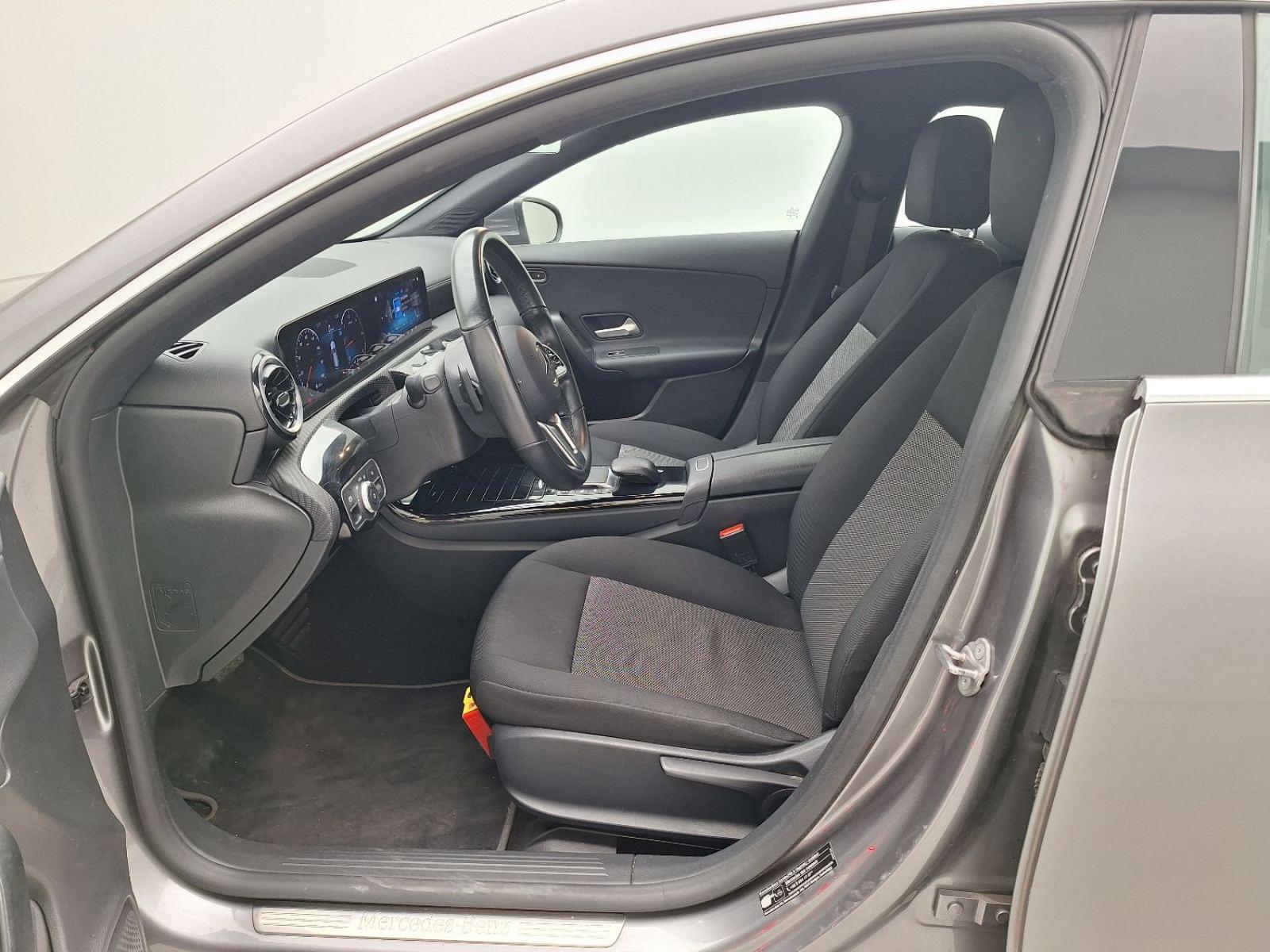 MERCEDES CLASE CLA SHOOTING BRAKE CLA 200 D BUSINES 7 