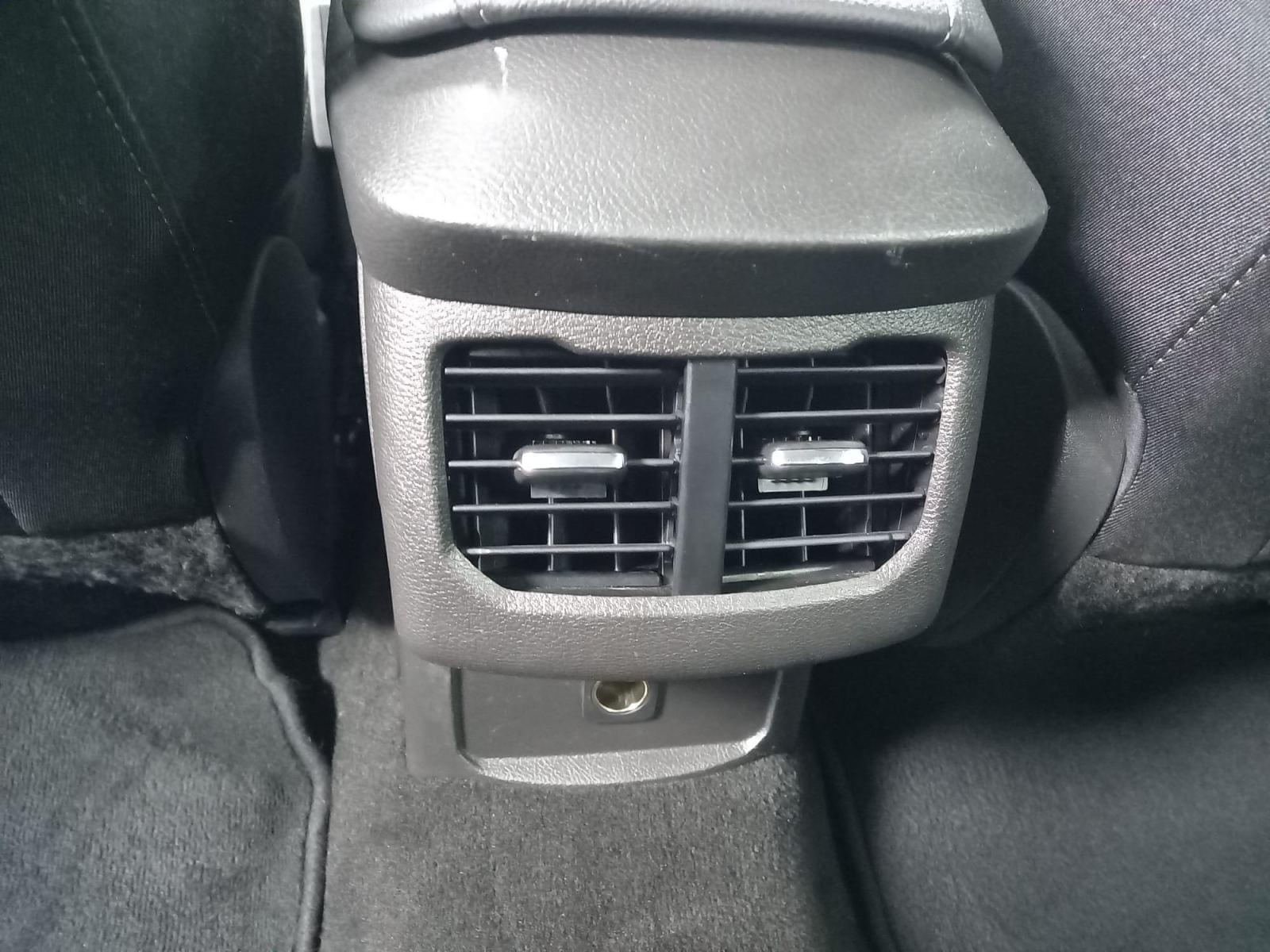 FORD MONDEO 2.0 Hibrido 137kW (187CV) Titanium H 28