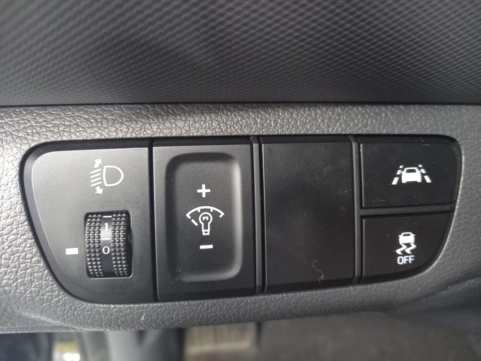 HYUNDAI IONIQ 1.6 GDI HEV Tecno DCT 26